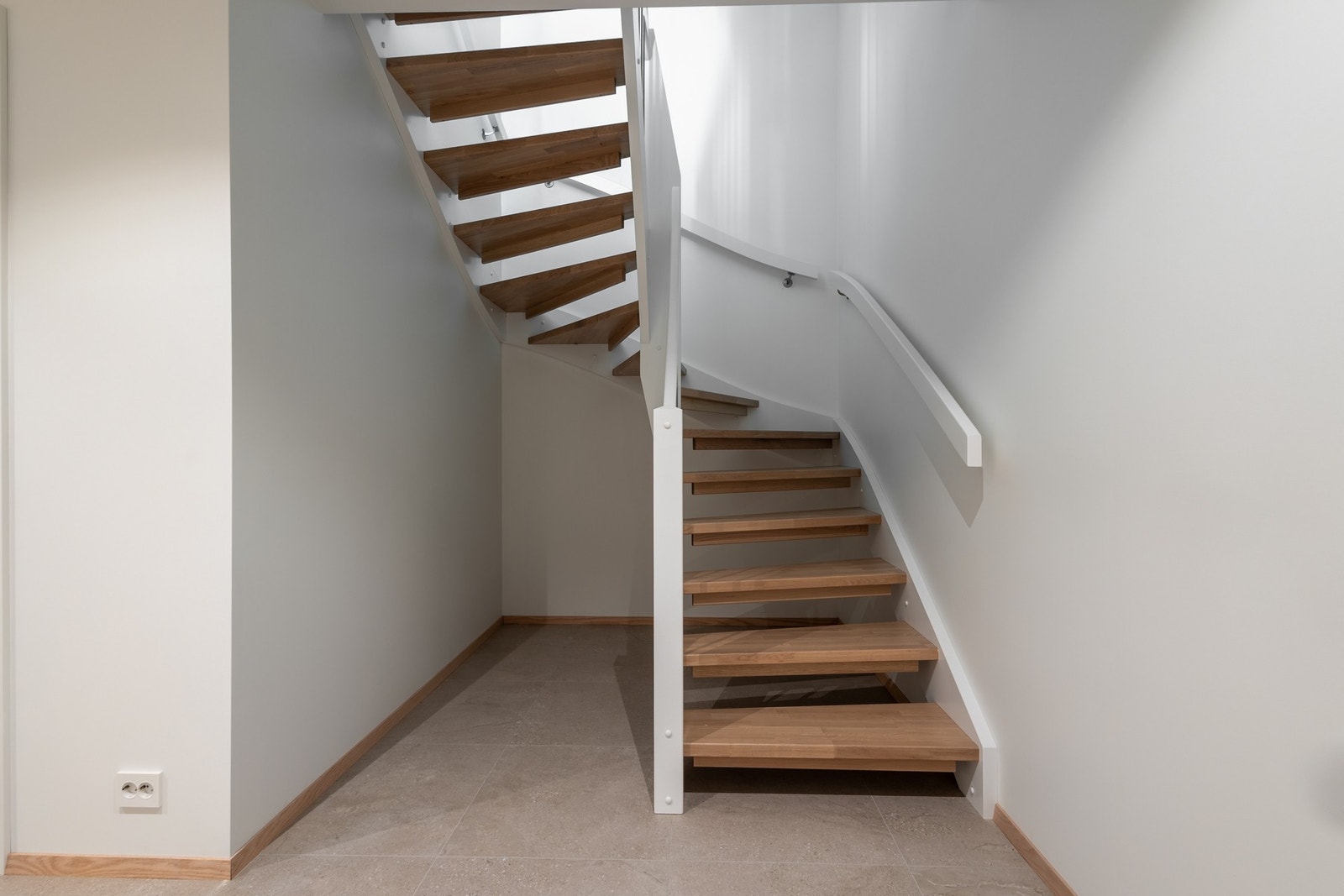 Trapp fra 2. Etasje til 1. Etasje. Galleribilde