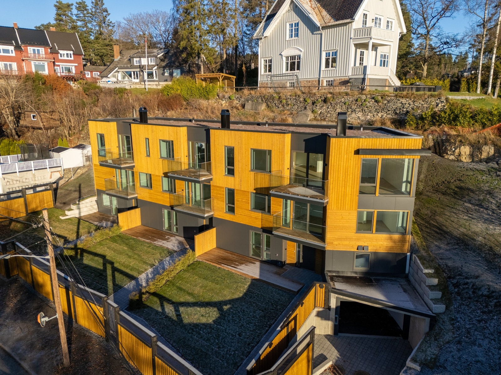 Eksklusivt nybygg fra 2025 med moderne arkitektur. Galleribilde