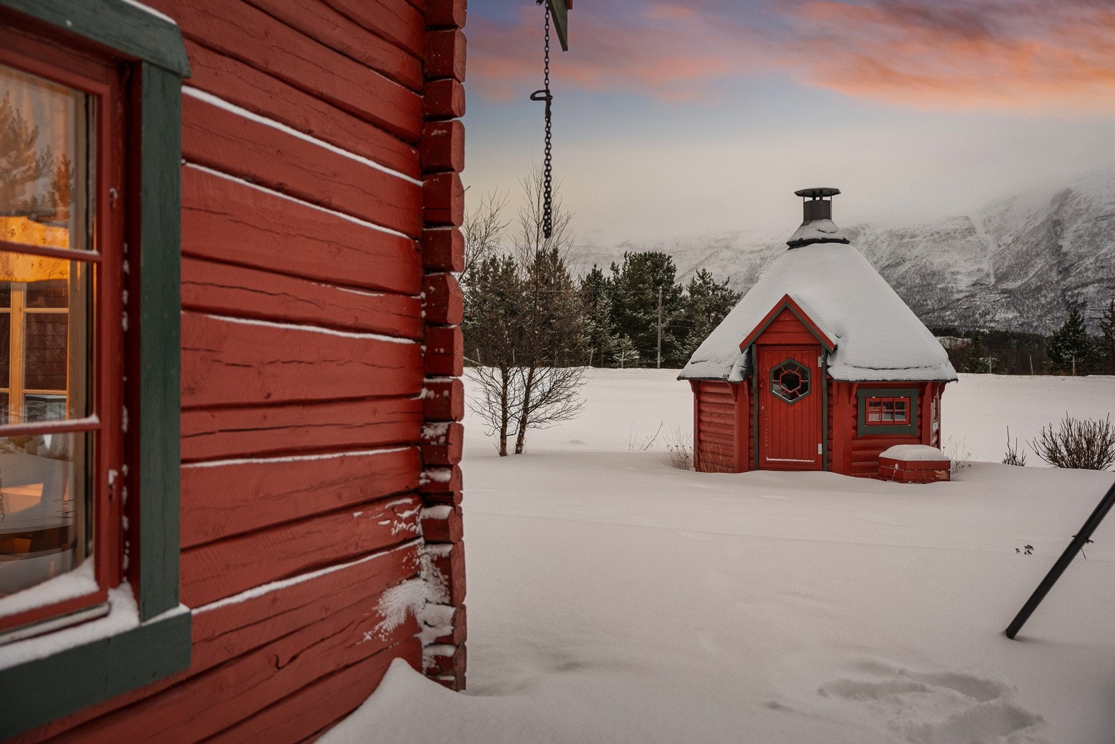 På tomta finner du også ei herlig grillhytte. Galleribilde
