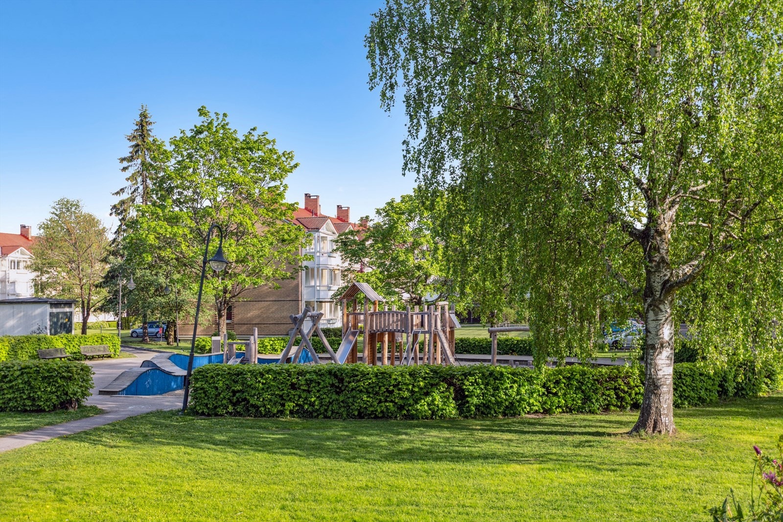 Borettslaget har blant annet to oppgraderte lekeplasser, utendørs treningspark, fellesvaskeri og selskapslokale. Galleribilde