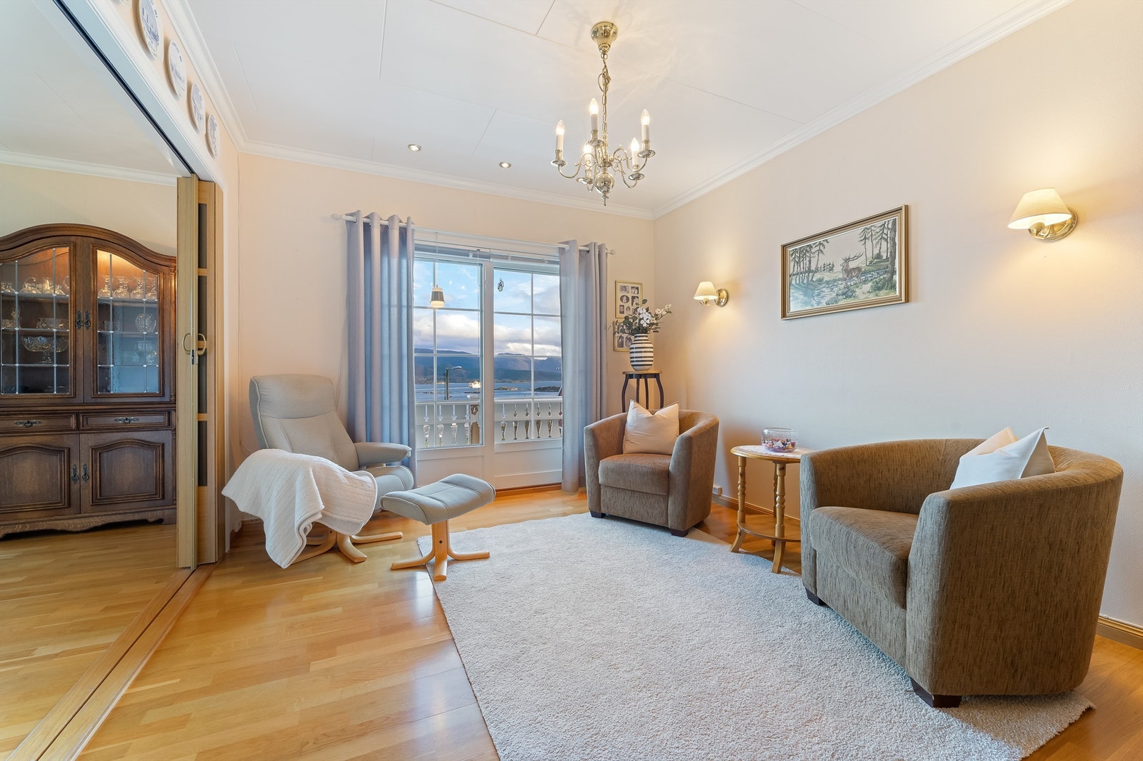 Utgang til veranda fra stue Galleribilde