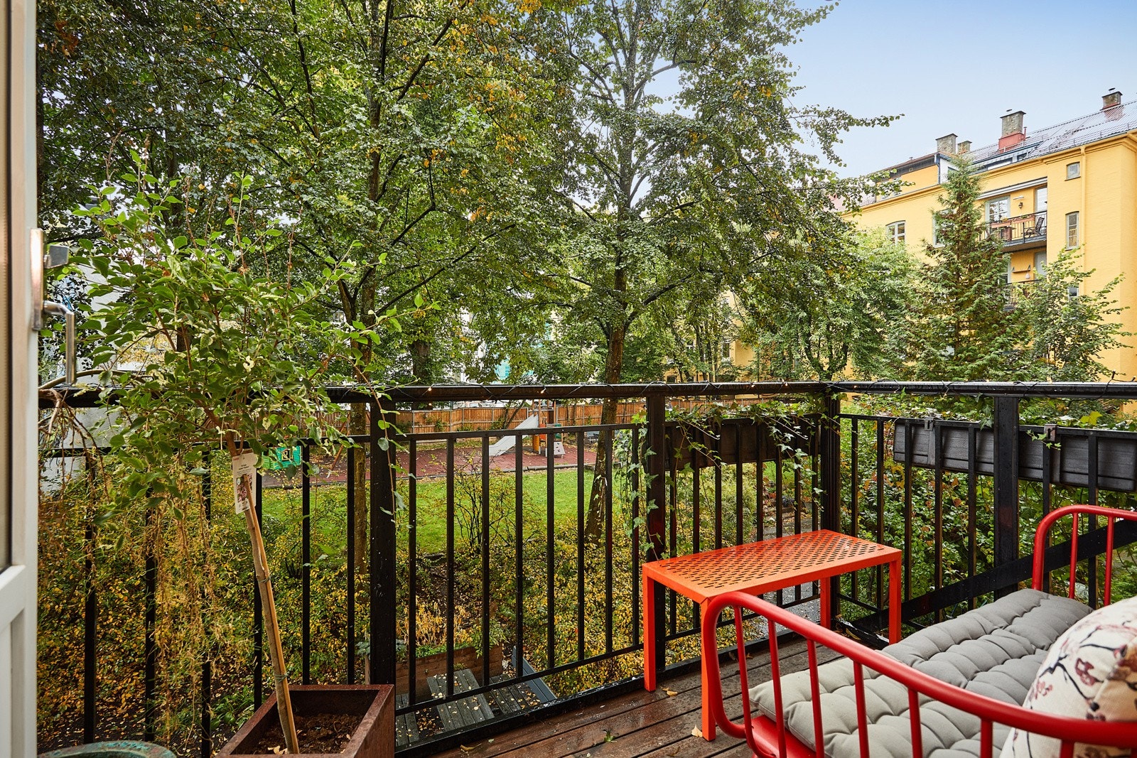 Mot bakgården har du en herlig balkong på ca. 4,5m². Galleribilde