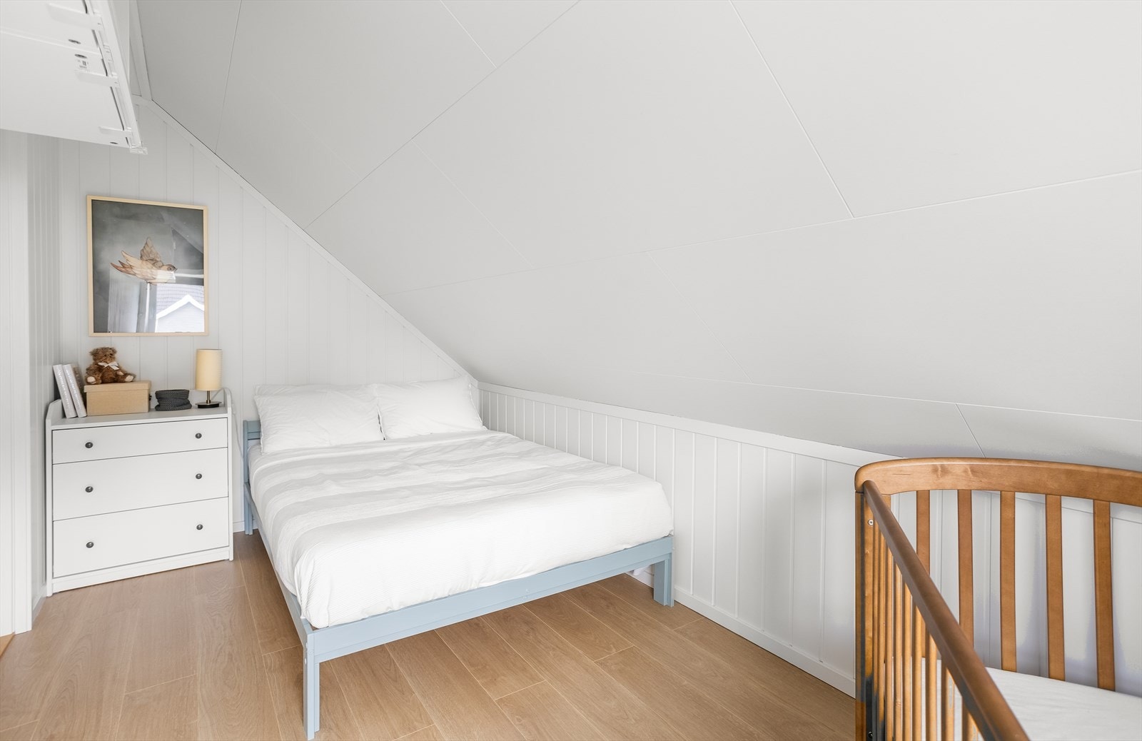 Et av to gode soverom i 2. etasje. Galleribilde