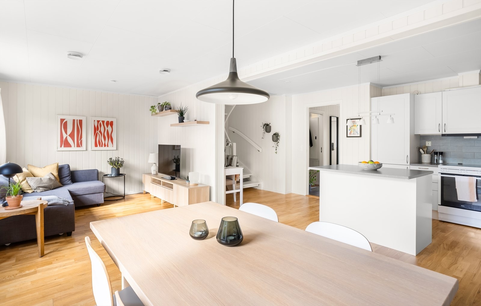 EiendomsMegler1 v/Silje Melby Rundberg har gleden av å presentere Gamle Fossenvegen 1A! Galleribilde