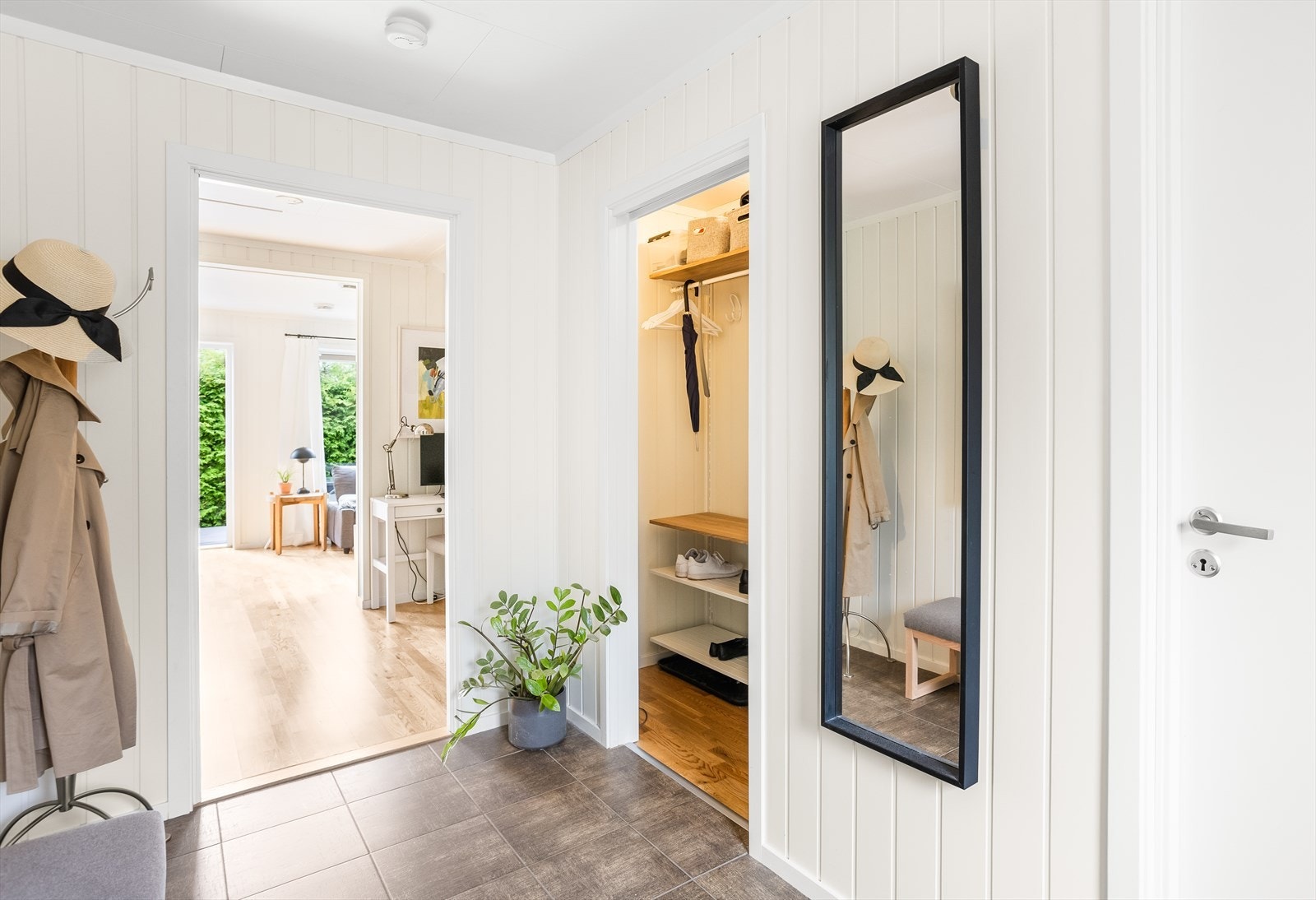 Gulvet er flislagt og har gulvvarme. Galleribilde