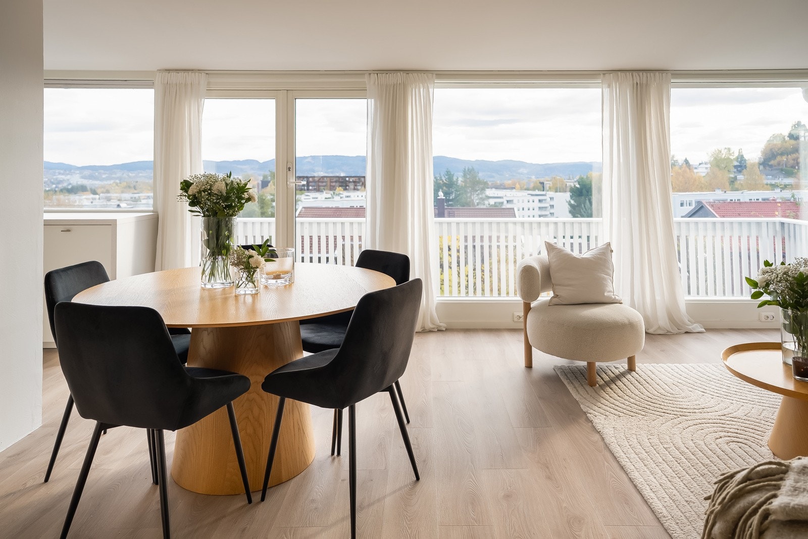 Velkommen til en lekker og moderne selveierleilighet med glimrende beliggenhet på Nyborg. Galleribilde