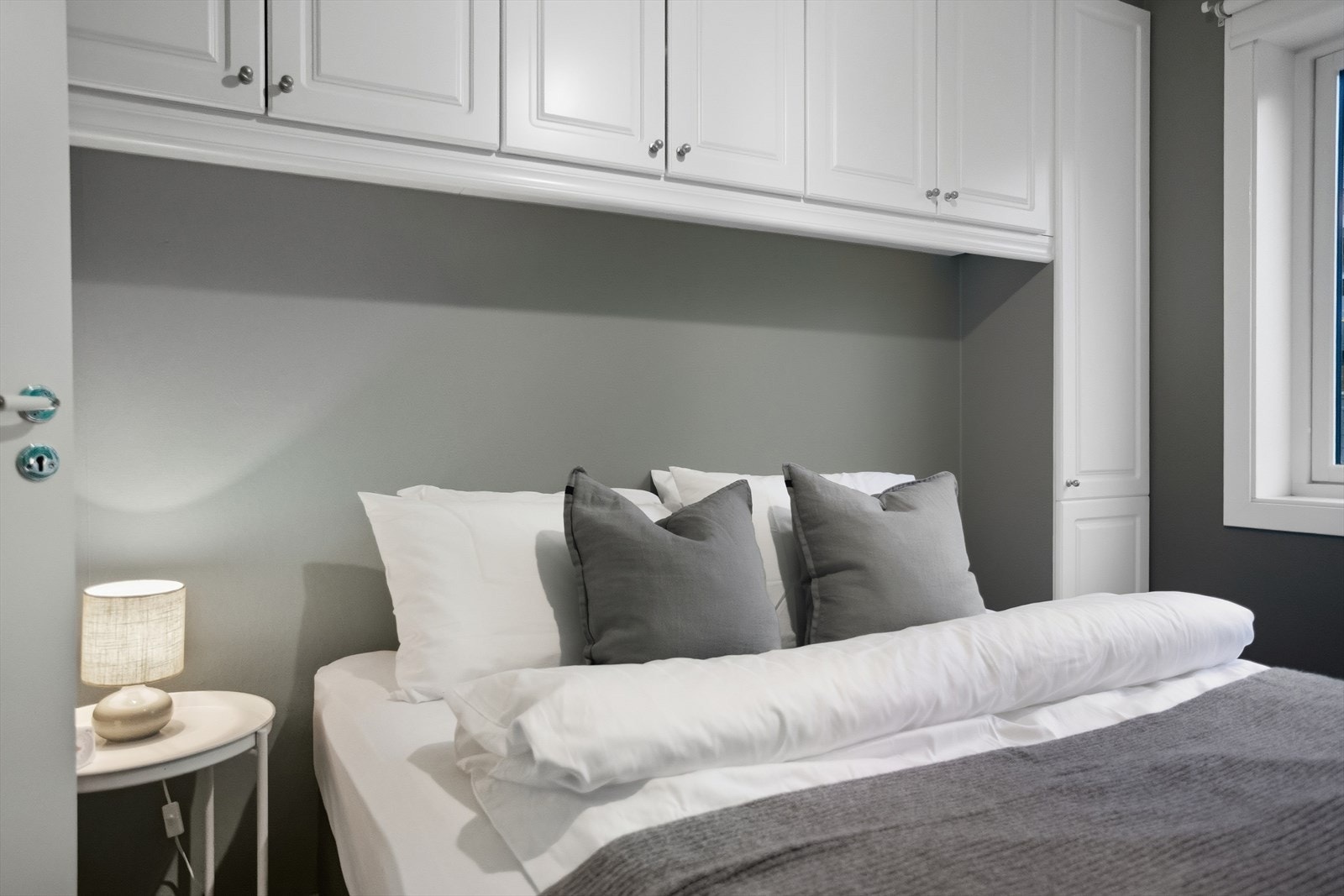 Dette soverommet har også plass til dobbeltseng. Galleribilde