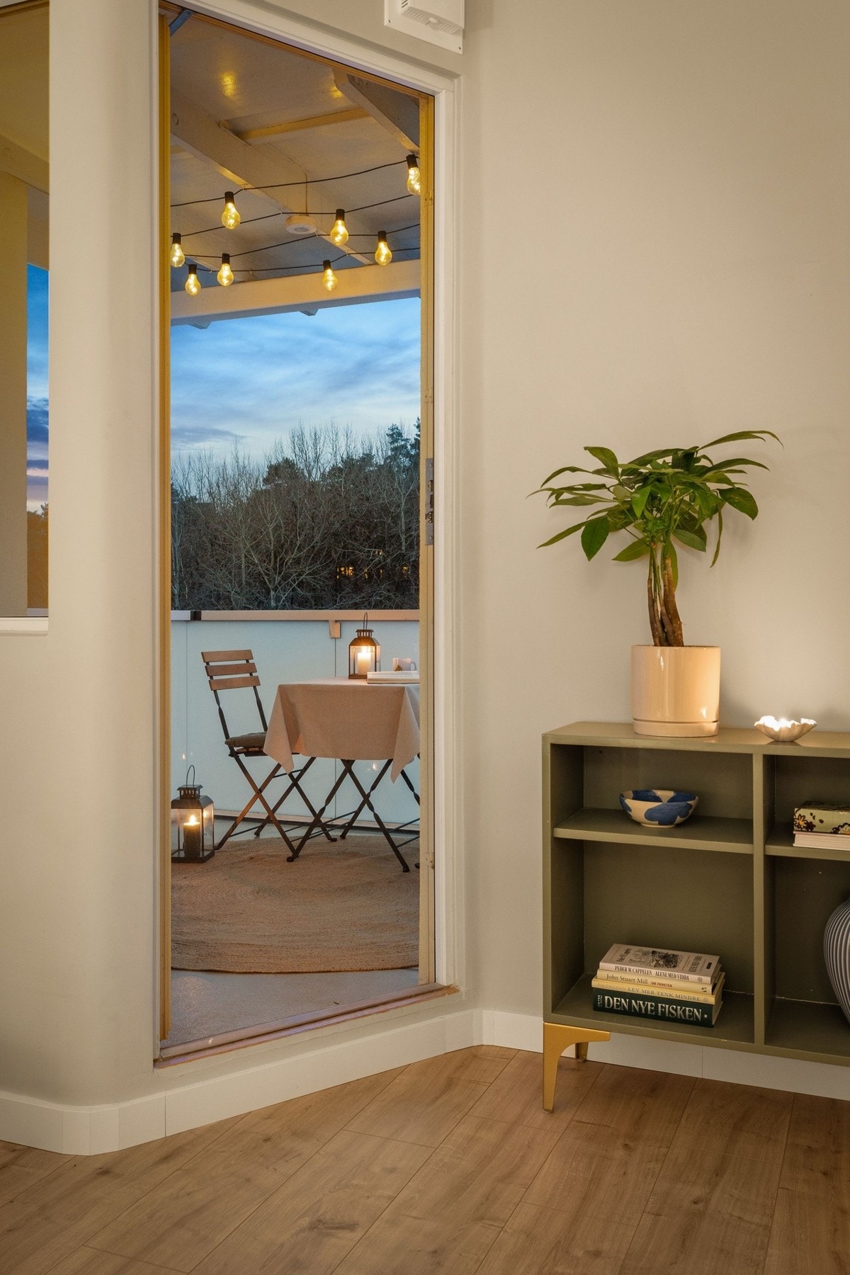 Leiligheten og balkongen er skjermet og har lite innsyn. Galleribilde