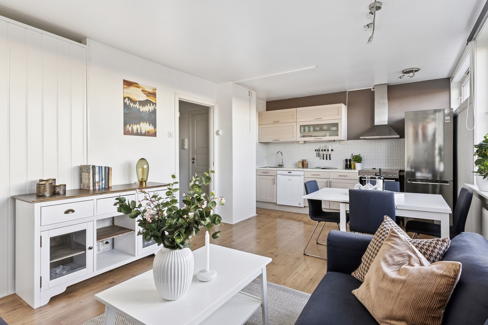 Stue og kjøkken Galleribilde