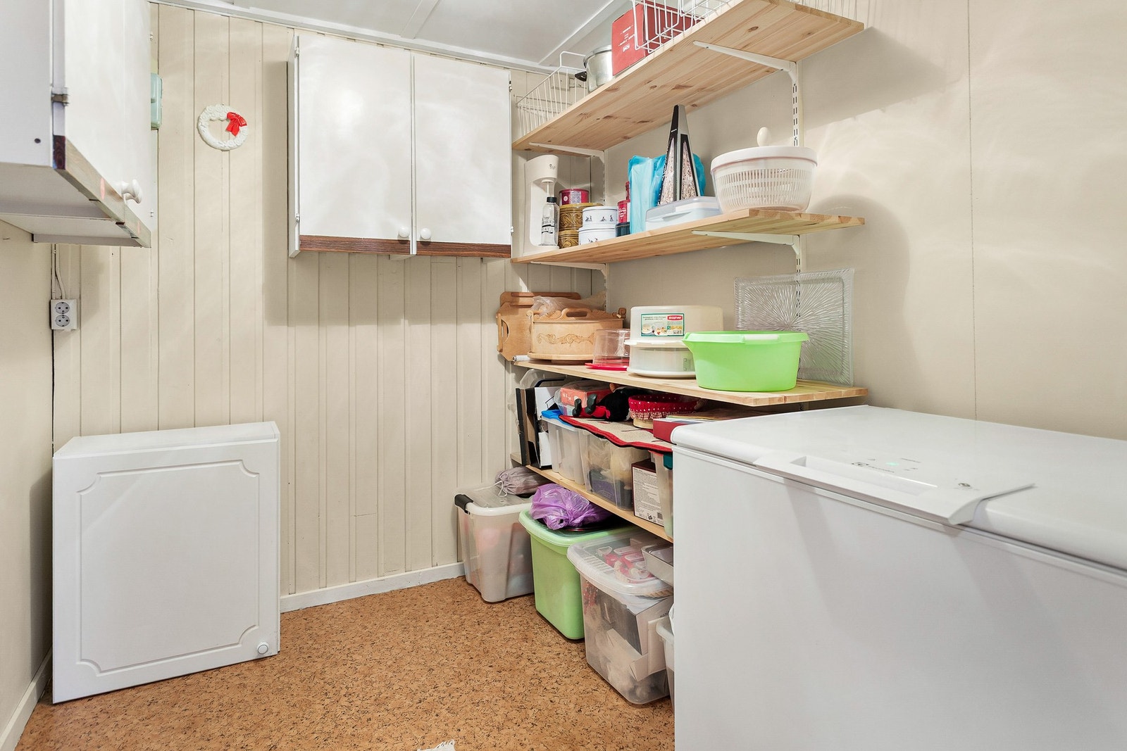 Praktisk bod med plass til lagring. Galleribilde