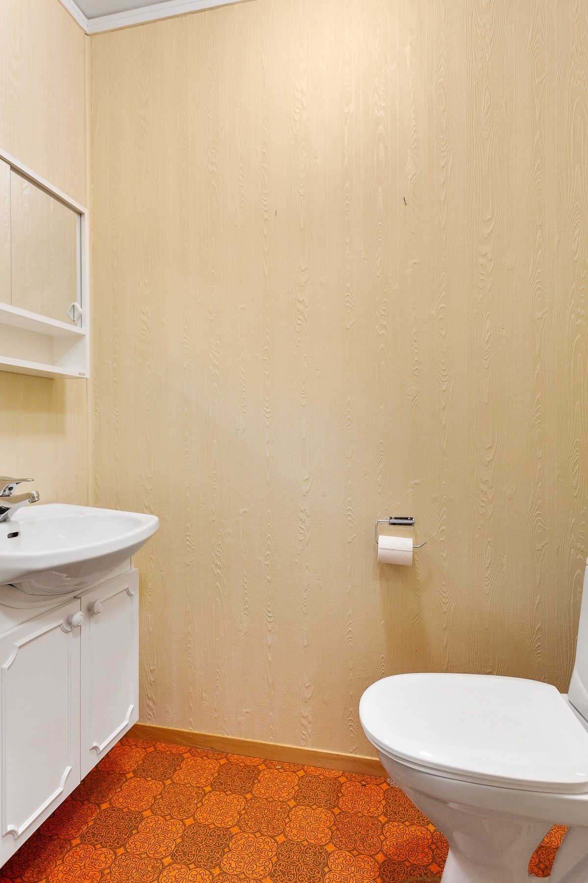 Toalettrom i kårbolig Galleribilde