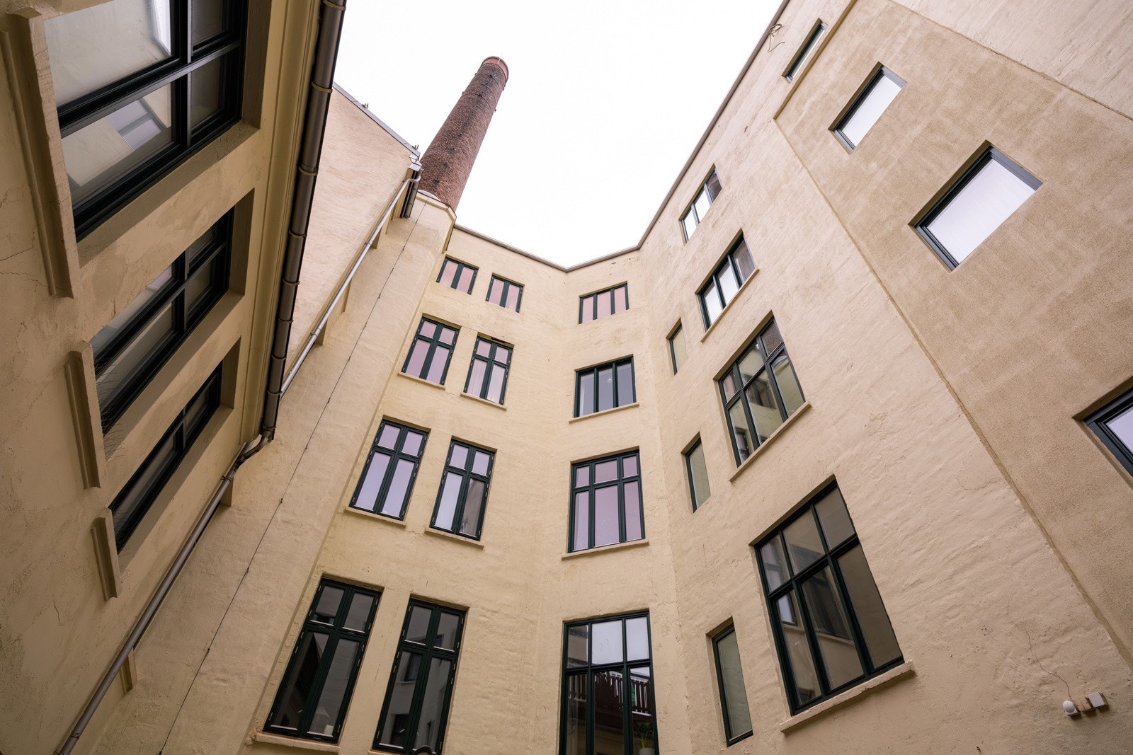 Perfekt førstegangskjøp på Grünerløkka rett ved Akerselva og med nærhet til "alt" du kan tenke deg! Galleribilde