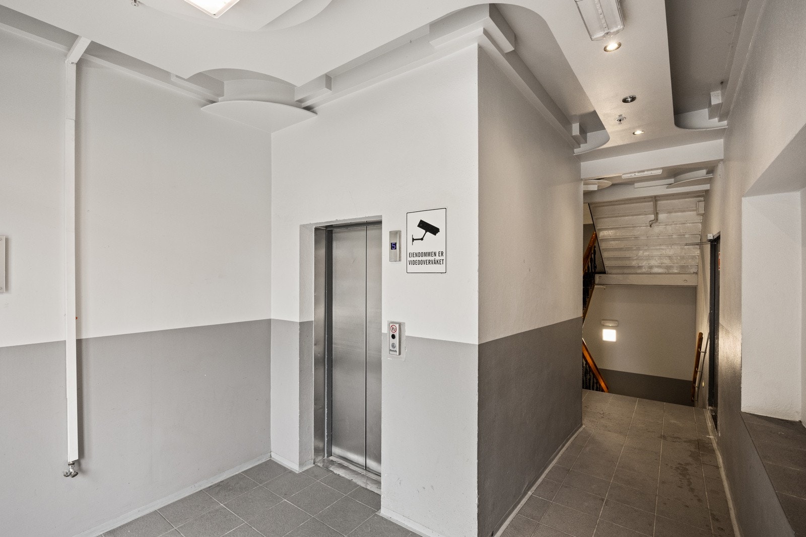 Heis i bygget Galleribilde