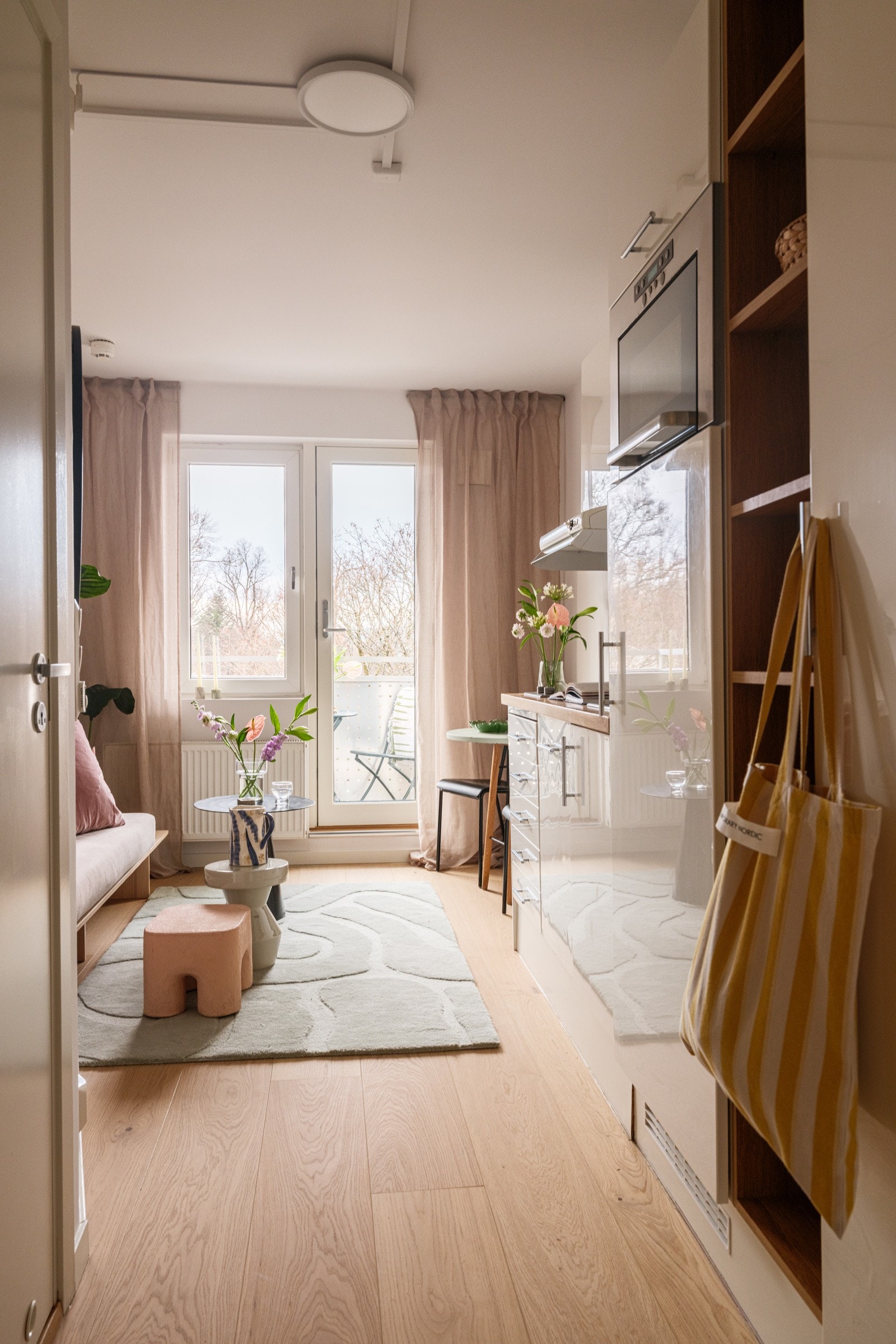 Leiligheten ligger i byggets 7. etasje med heis, og har en arealeffektiv planløsning. Galleribilde