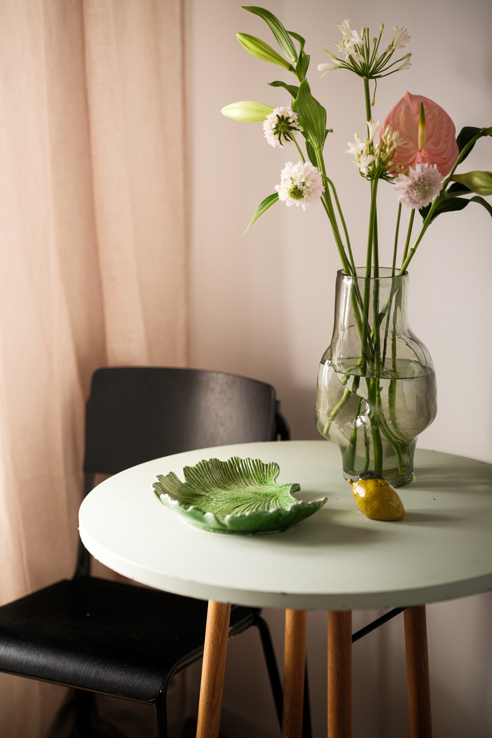 Både oppvarming med fjernvarme, strøm, varmtvann og bredbånd (100 Mbps) er inkludert i de lave felleskostnadene på kr. 1 732,- per måned. Galleribilde