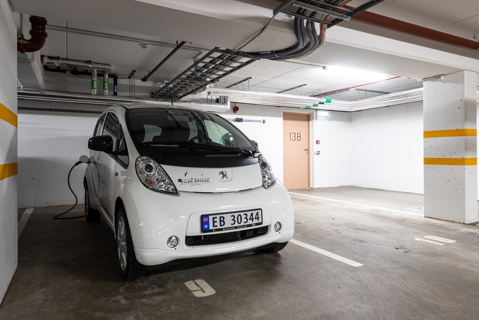 Billig leie av el bil fra sameiet Galleribilde