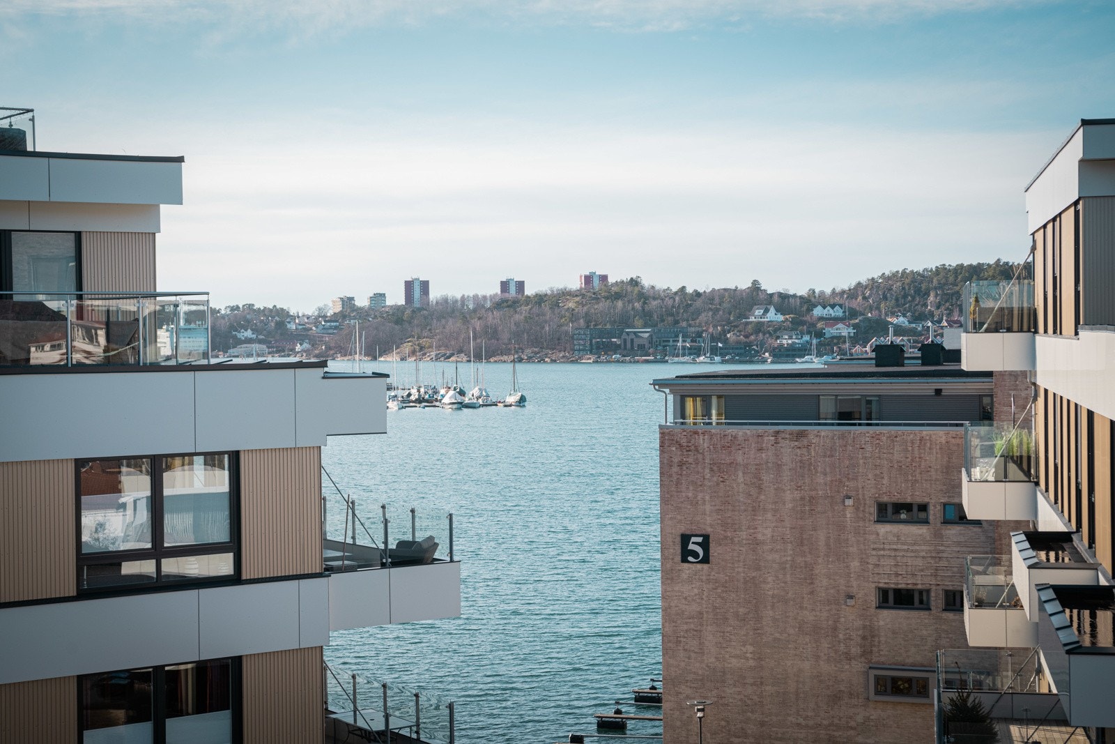 Utsikt i alle rettninger fra leiligheten Galleribilde