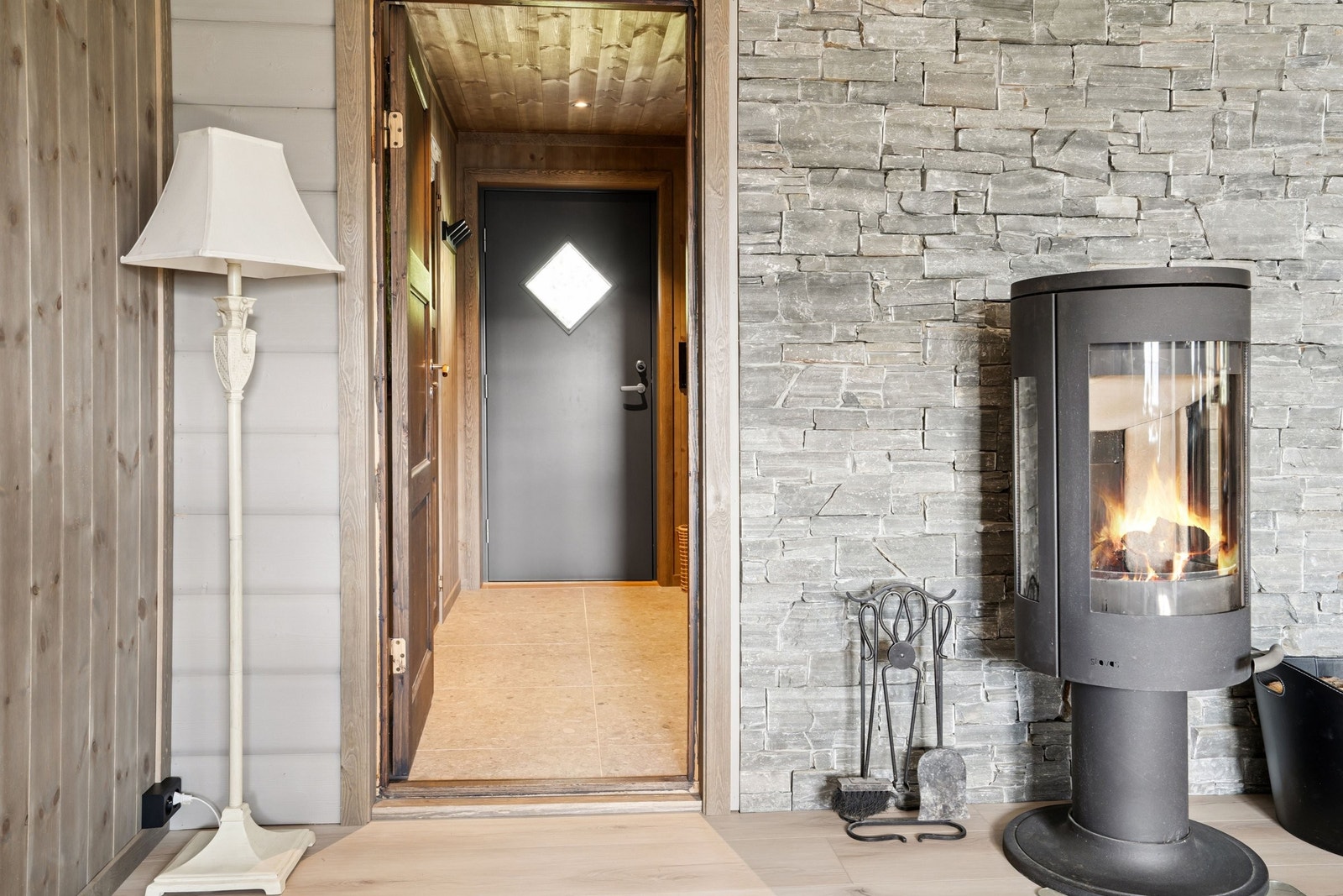 Gangen sett fra spisestuen. Galleribilde