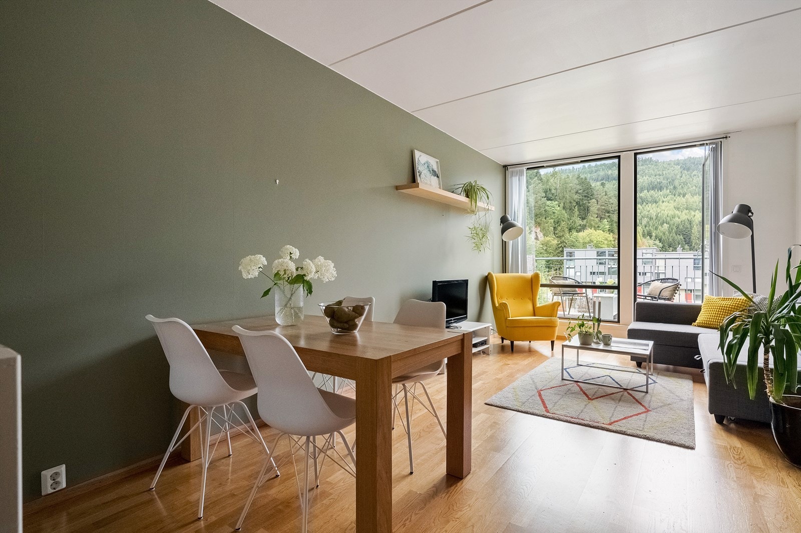 En flott 3-roms leilighet på to plan (3. og 4. etasje). Galleribilde