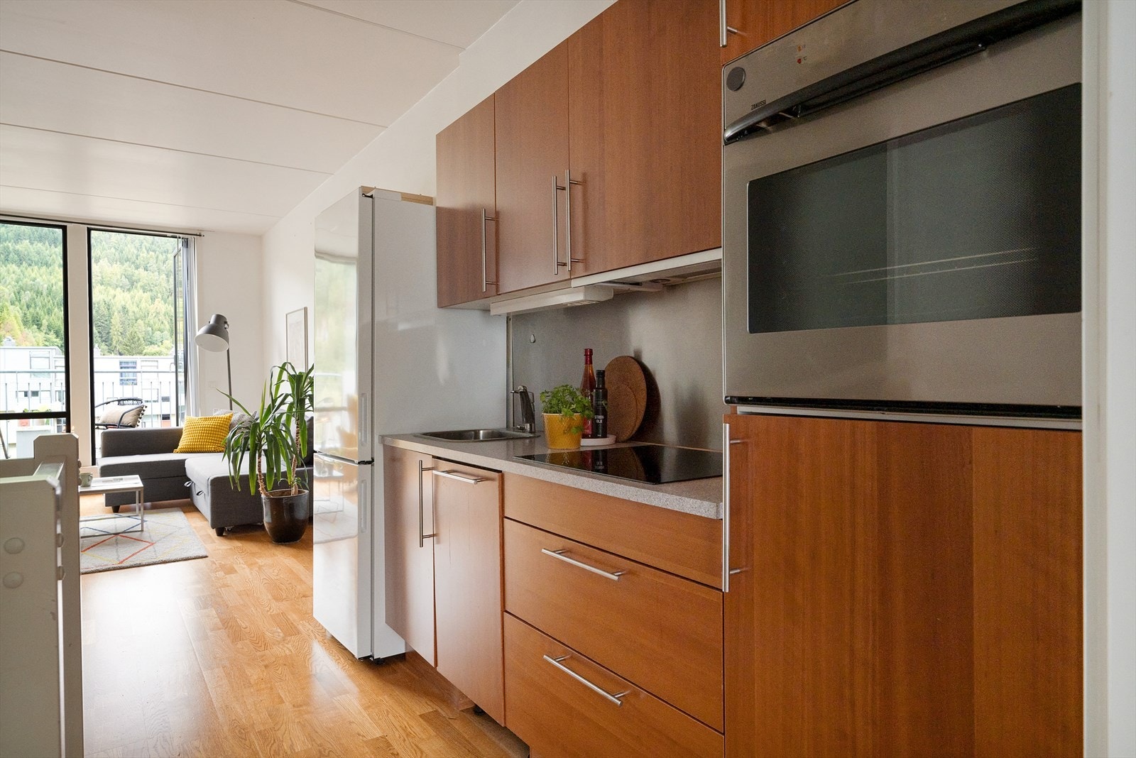 Fra kjøkken mot stue. Galleribilde