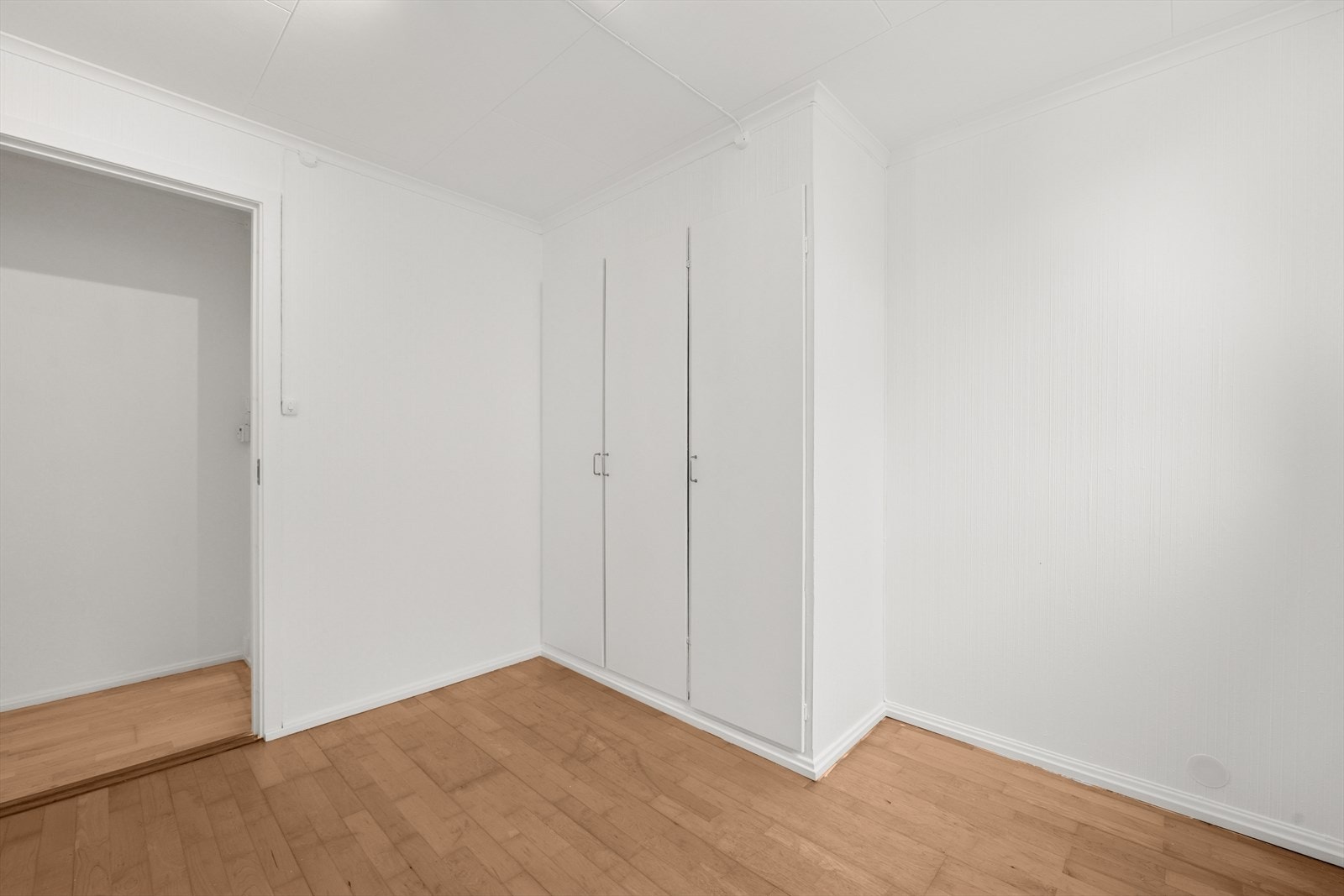 Soverom nr. 2 med garderobeskap Galleribilde