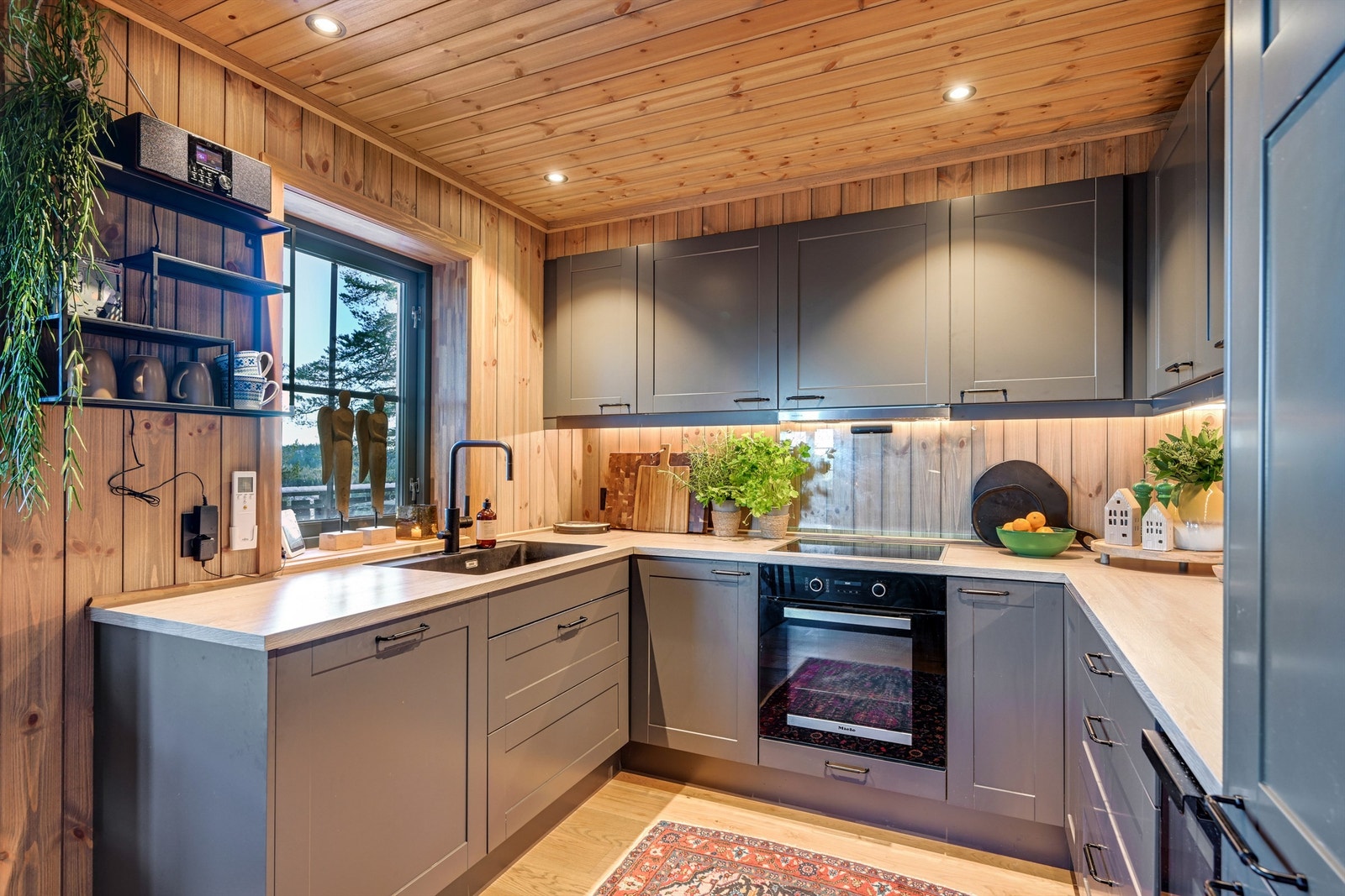 Gode lys- og arbeidsforhold. Galleribilde