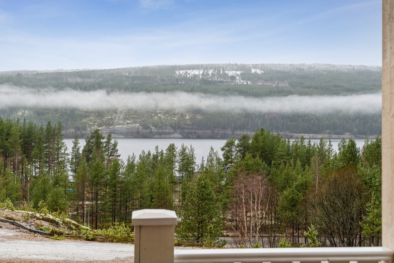 Utsikt over landskapet fra eiendommen. Galleribilde
