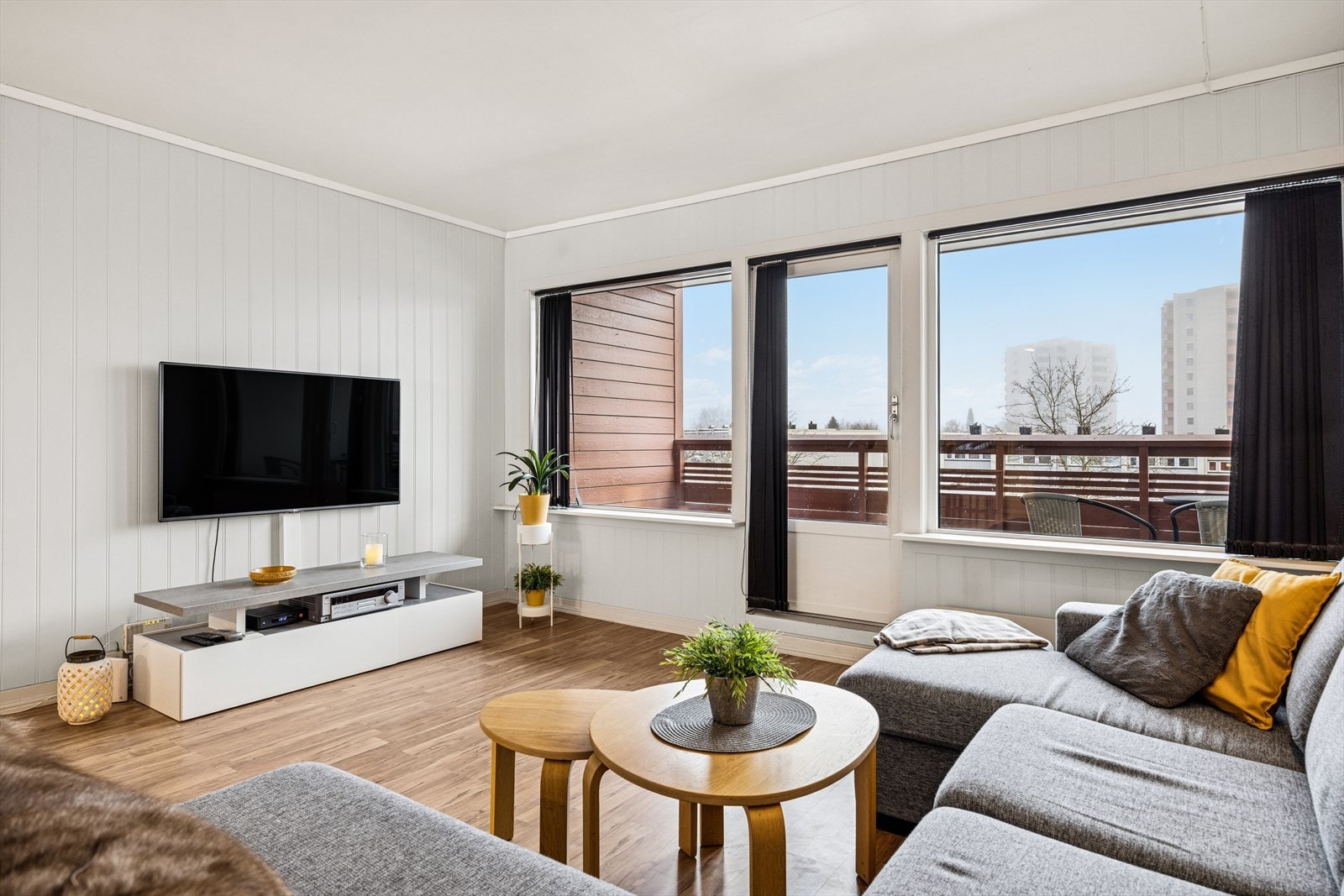 DnB Eiendom v/Aslak Johnsen Eimstad ønsker deg velkommen til Romolslia 66! Galleribilde