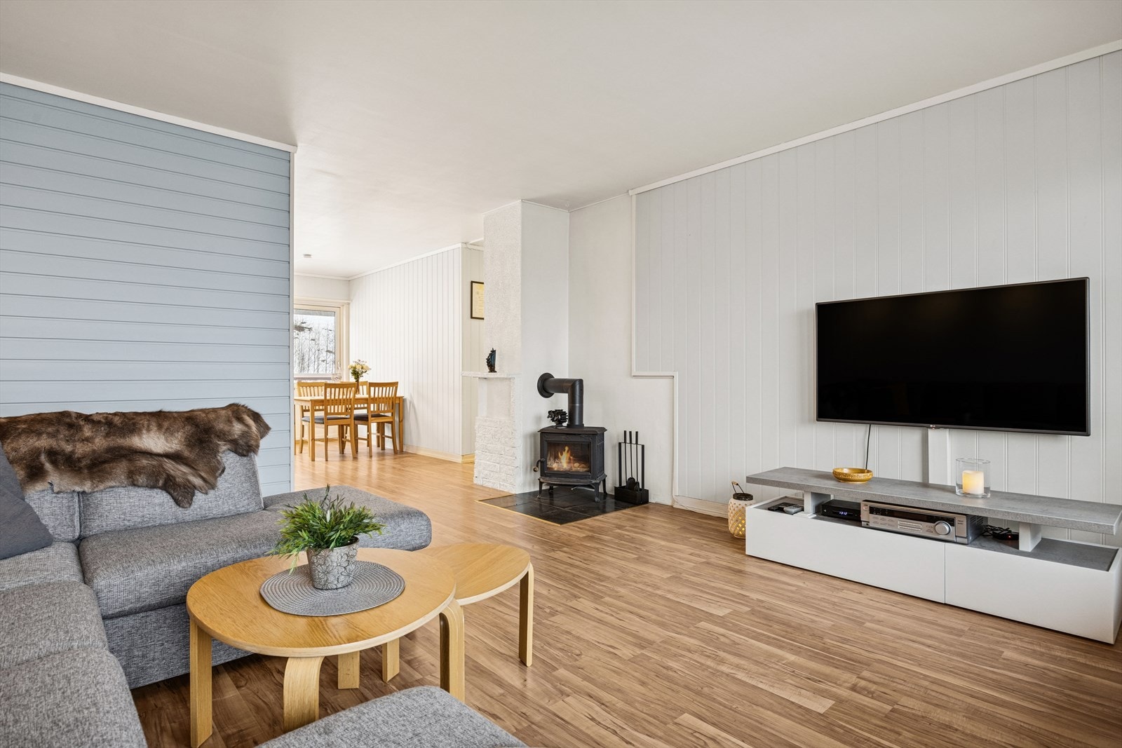 Vedovn i stuen gir en lun og behagelig varme på kalde vinterdager. Galleribilde