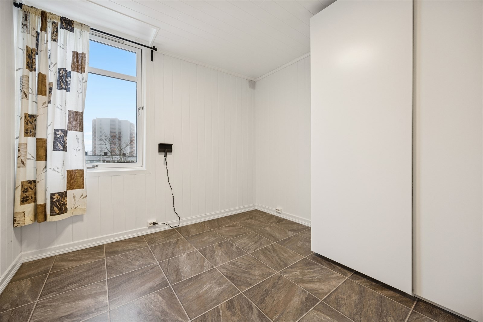 Lyst og fin soverom, et perfekt utgangspunkt for møblering etter eget ønske og behov. Galleribilde