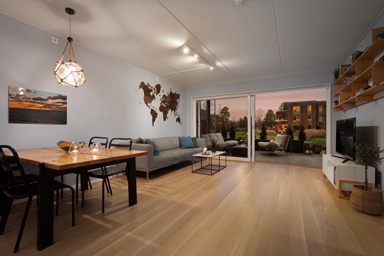 Leiligheten har vannbåren gulvvarme og balansert ventilasjon. Galleribilde