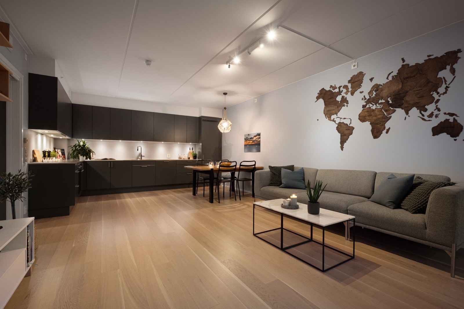 Meget stor stue med god romfølelse! Galleribilde