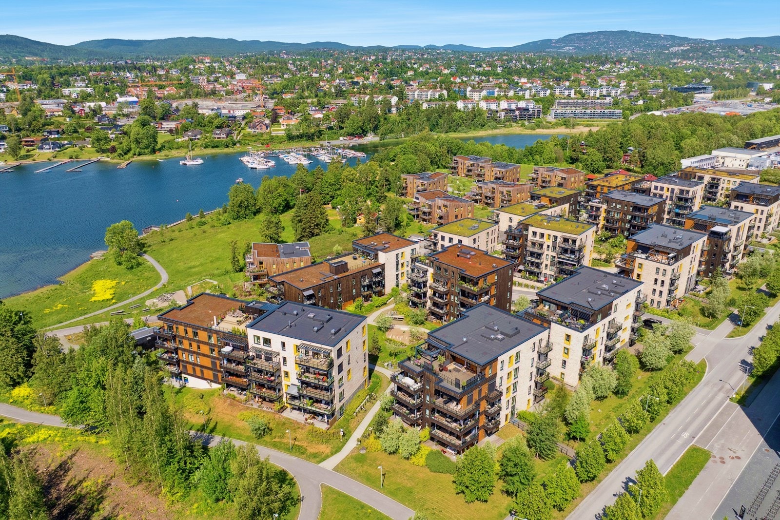 Oksenøya består av 4 forskjellige sameier fordelt på 5-6 bygning i hver sameie. Galleribilde