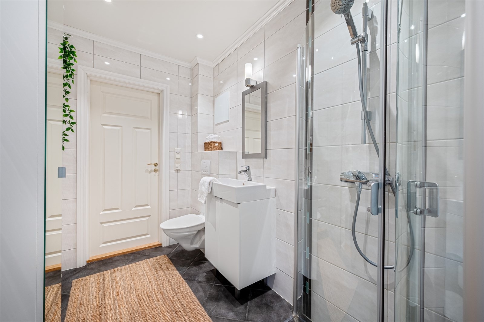 - Badet har varmekabler i gulv som gir behagelig varme - Galleribilde