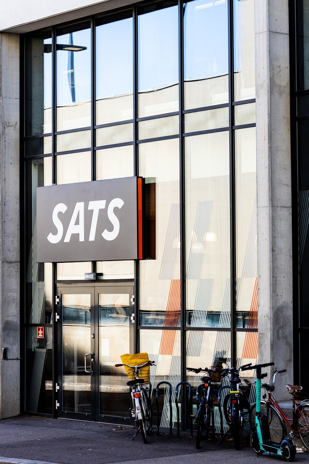 For den treningsglade ligger Sats Bislett i gangavstand, som er et av de mest populære treningssenterne i Oslo med et bredt utvalg gruppetimer, pilates og 4 etasjer med utstyr og maskiner. Galleribilde