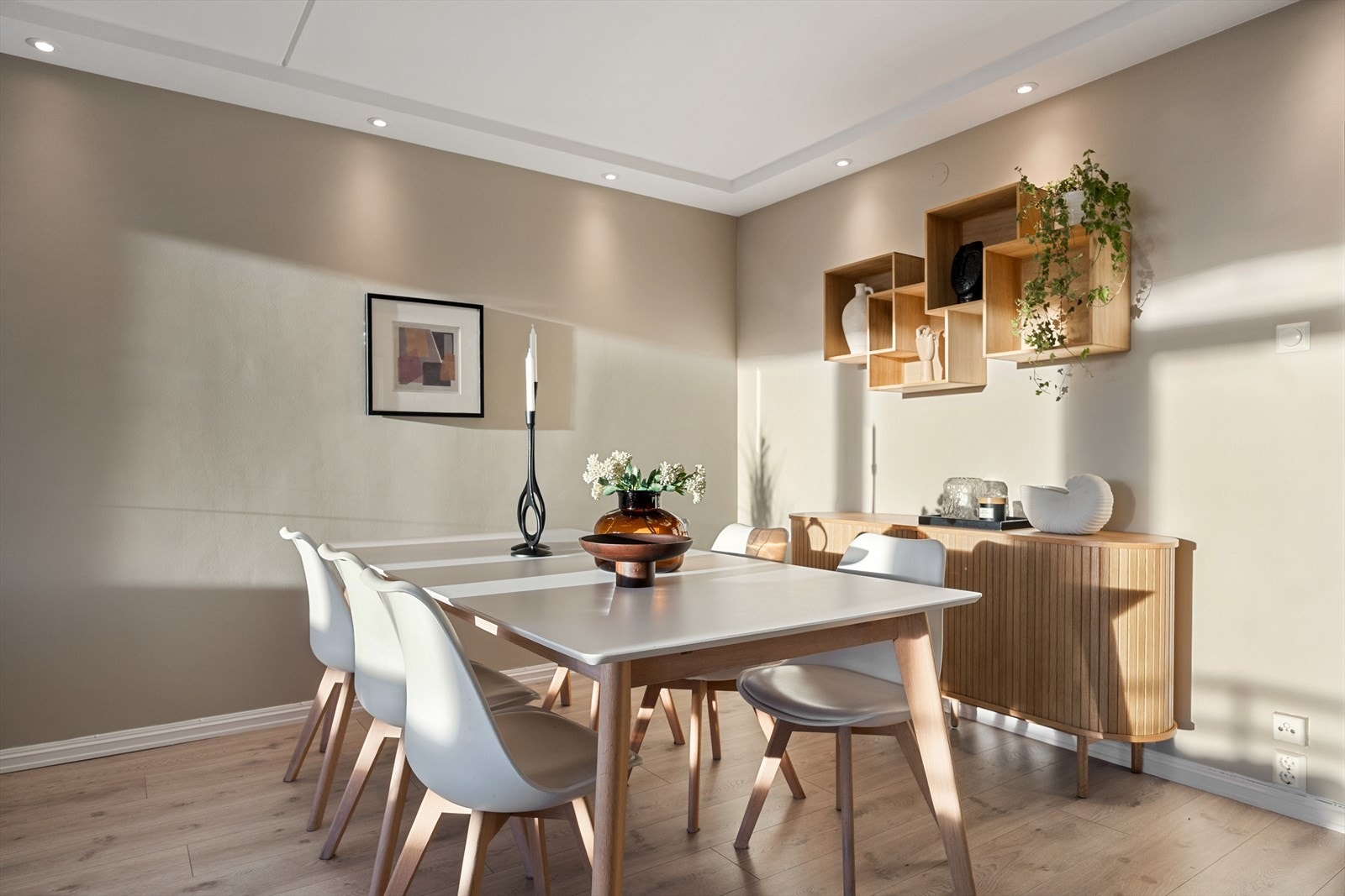 Rommet er lett å møblere etter eget ønske og behov. Galleribilde