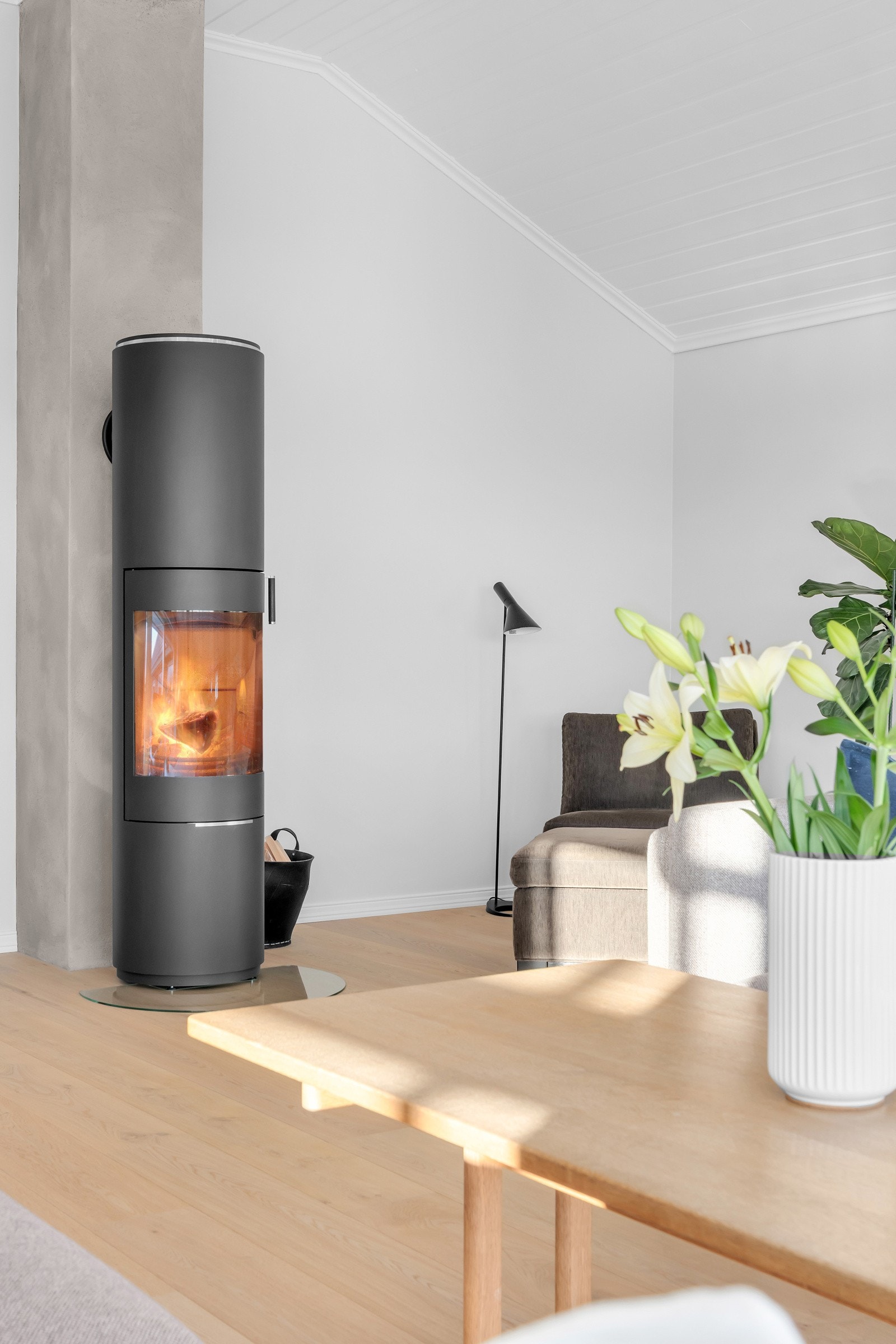 Lekker, ny vedovn. Galleribilde