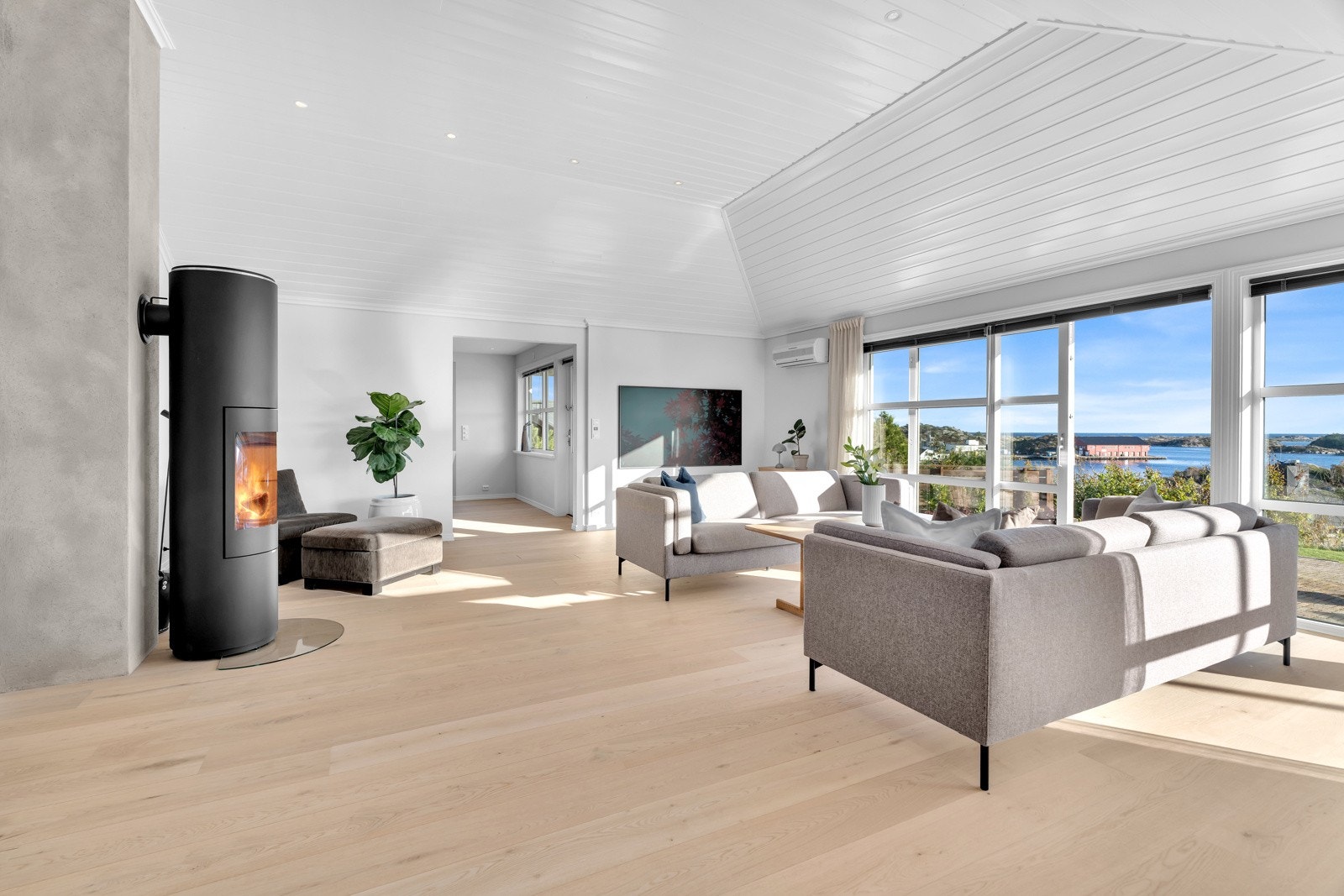 Hovedetasje i hoveddelen av boligen er vesentlig påkostet de siste årene. Galleribilde