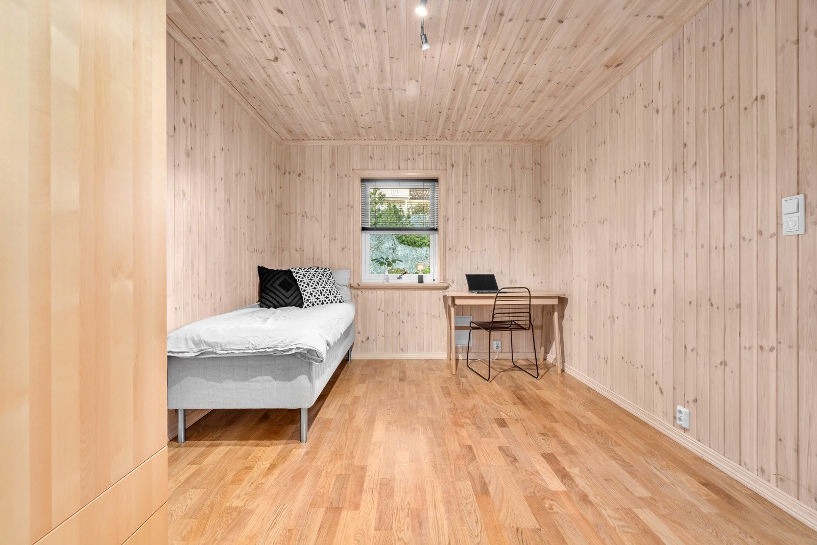 I generasjons- / utleiedelen er det totalt tre soverom. Her fra u.etg. Galleribilde