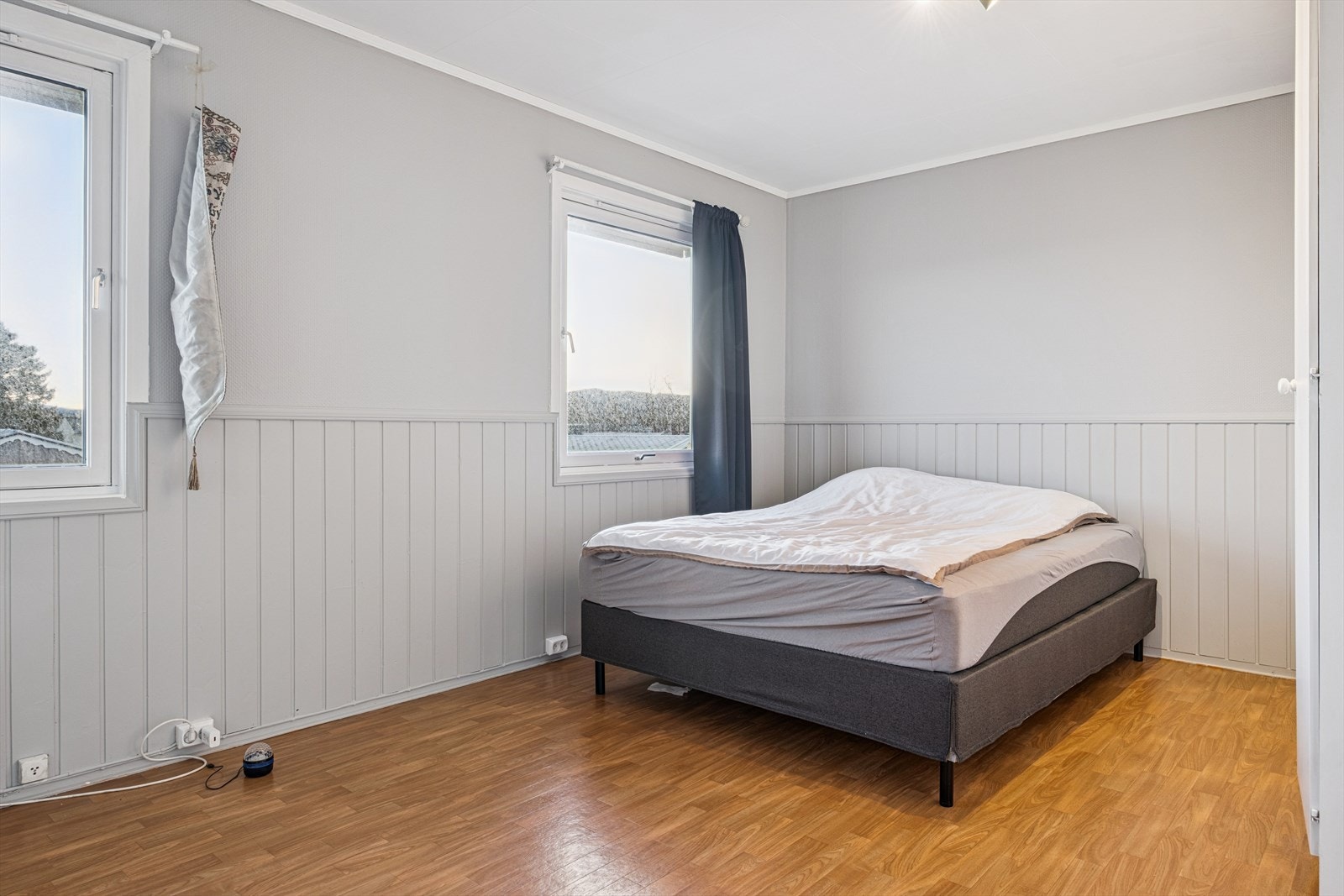 Hovedsoverommet er på hele 15 kvm og har god plass til dobbelseng og garderobe om ønskelig. Galleribilde