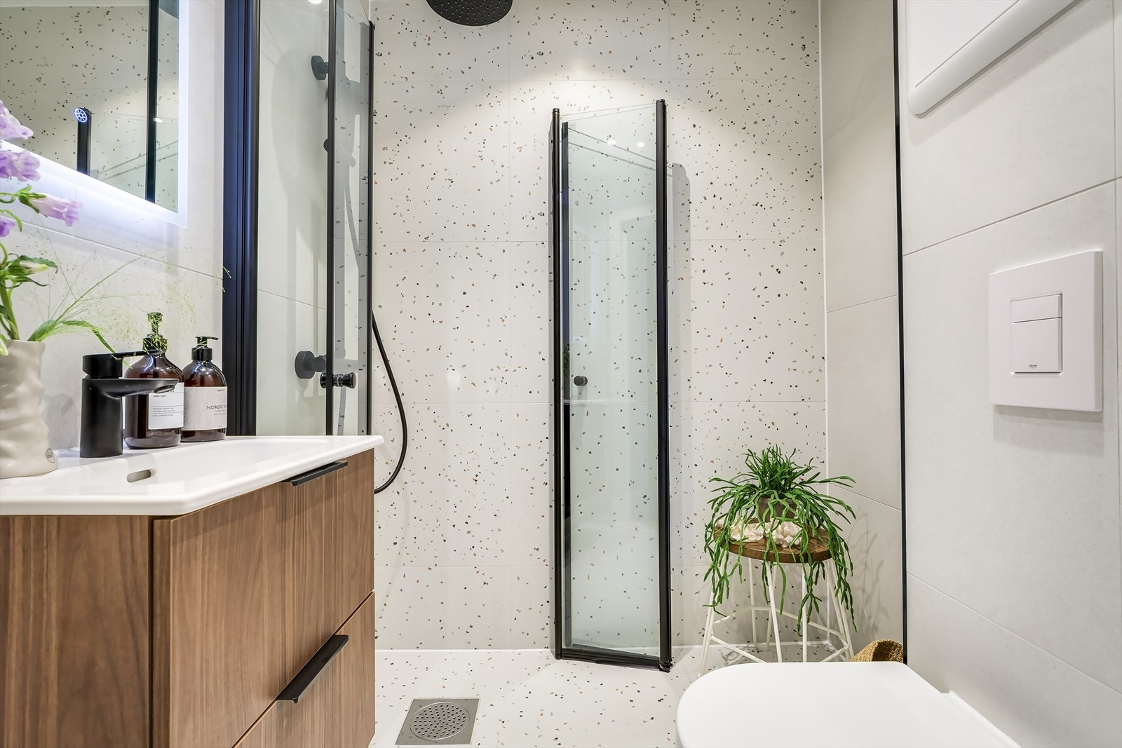 Badet er oppgradert og ble ferdig oppusset i mai 2025! Galleribilde