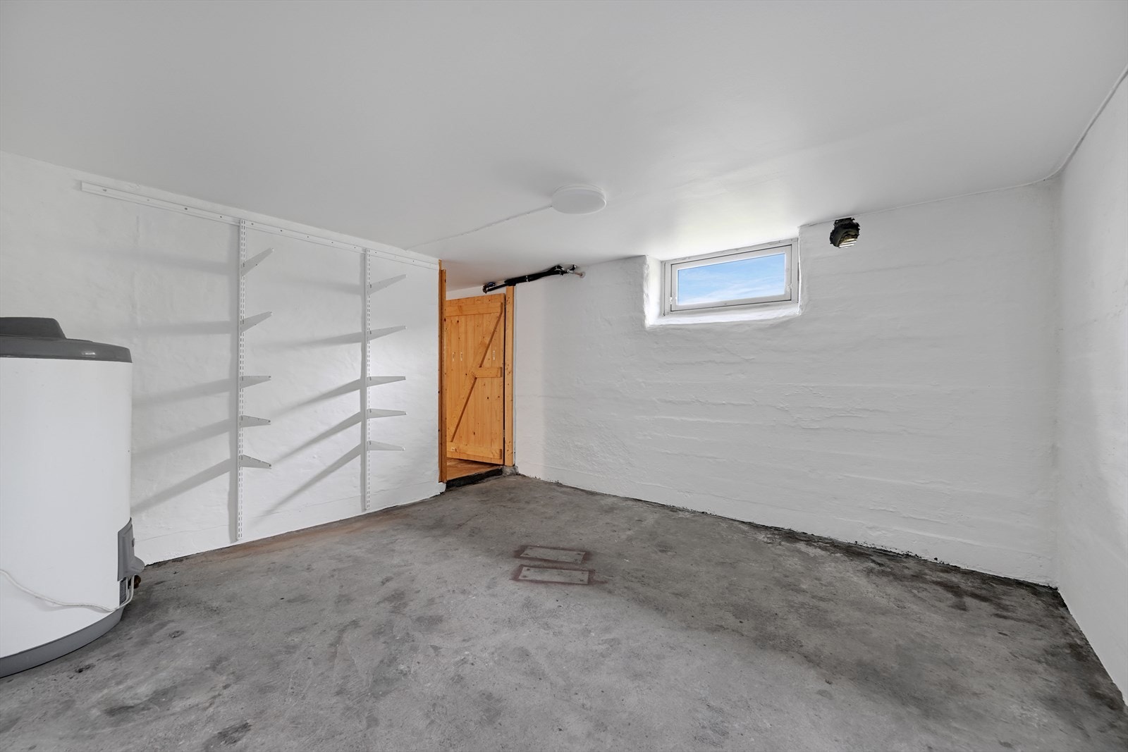 Kjeller med inndeling til den enkelte seksjon. Galleribilde