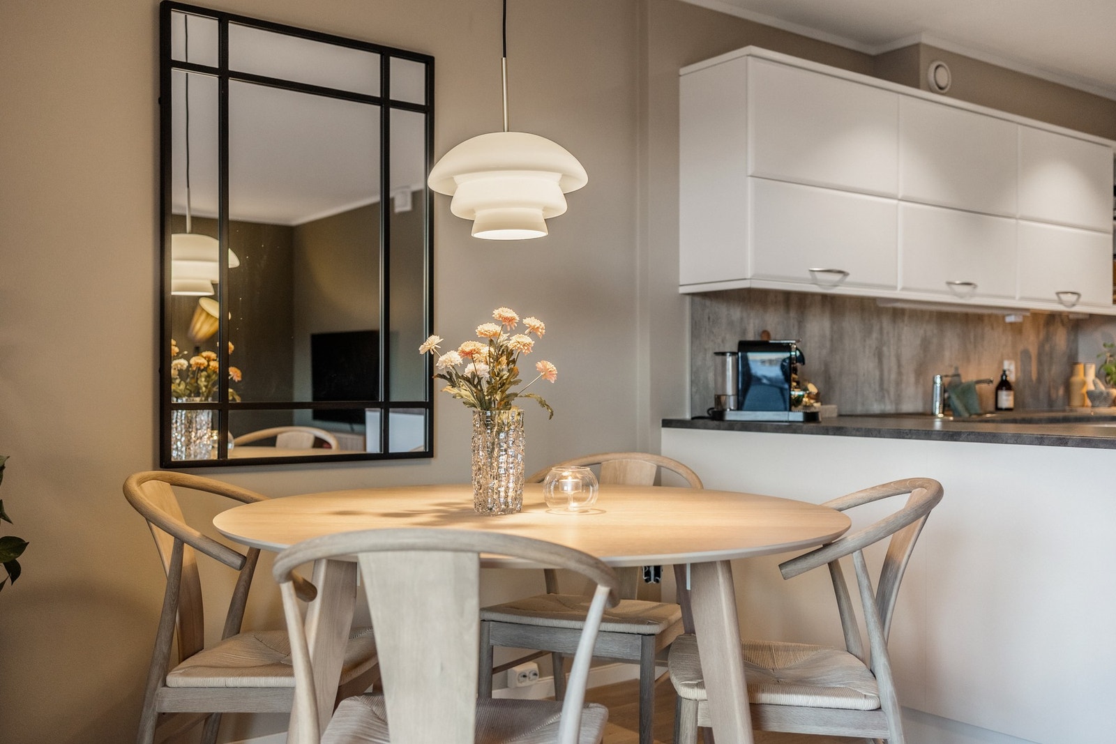 Vi kan også være behjelpelig med e-takst på nåværende bolig, samt fikse finansiering. Galleribilde