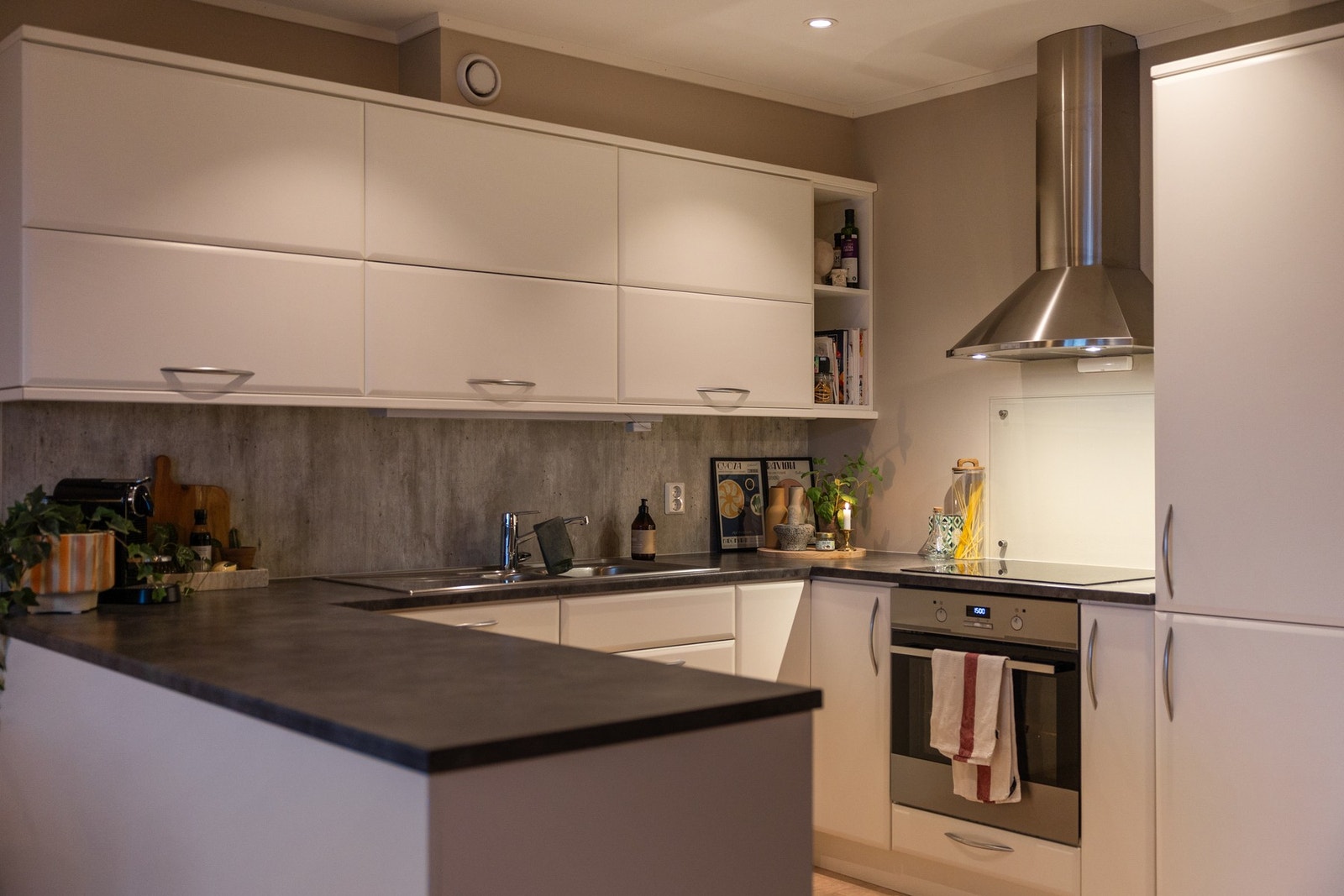 Kjøkkenet har alt man trenger for å trylle sammen de lekreste måltider. Galleribilde