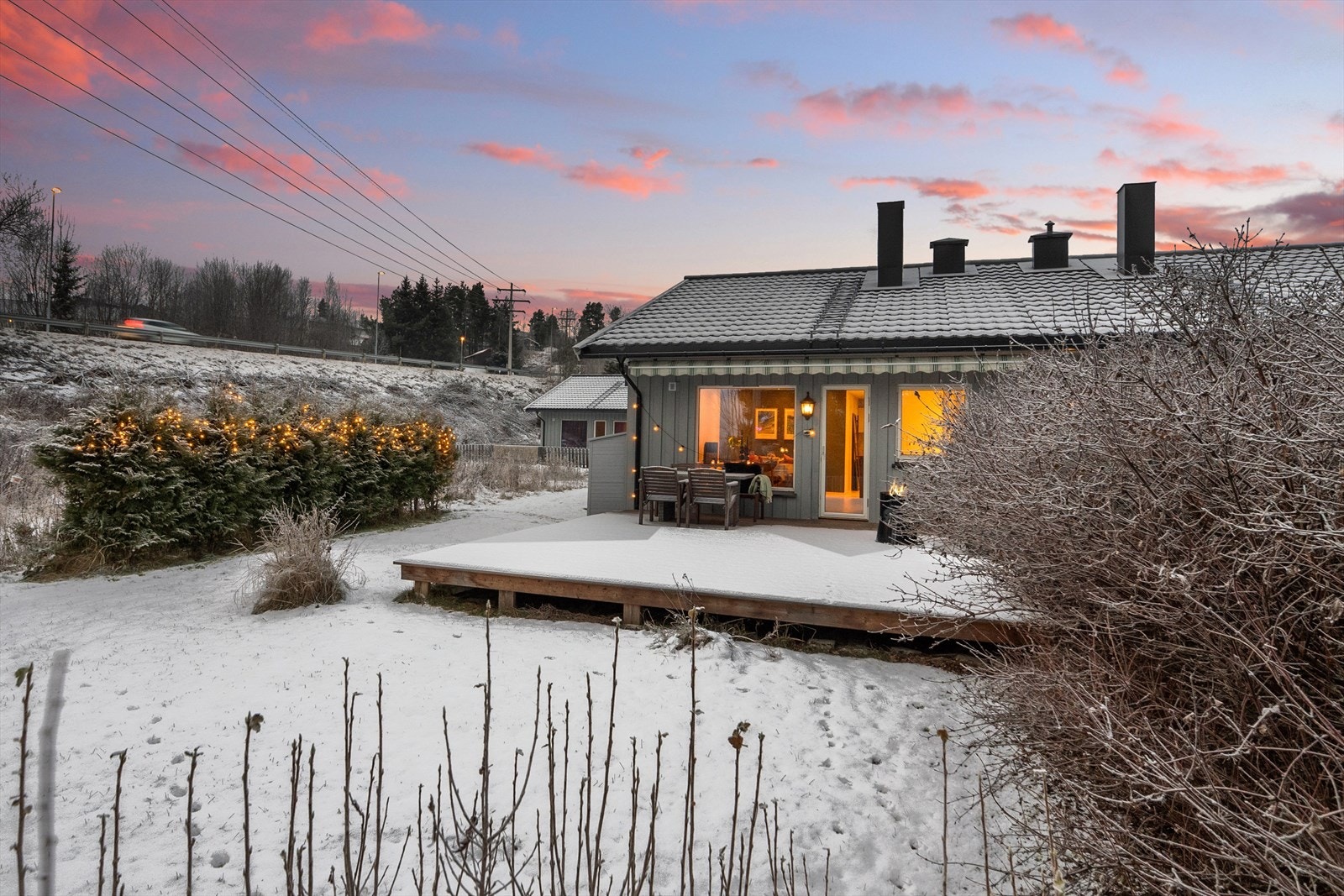 Adkomst til terrasse på ca. 35 m2 fra stue. Galleribilde
