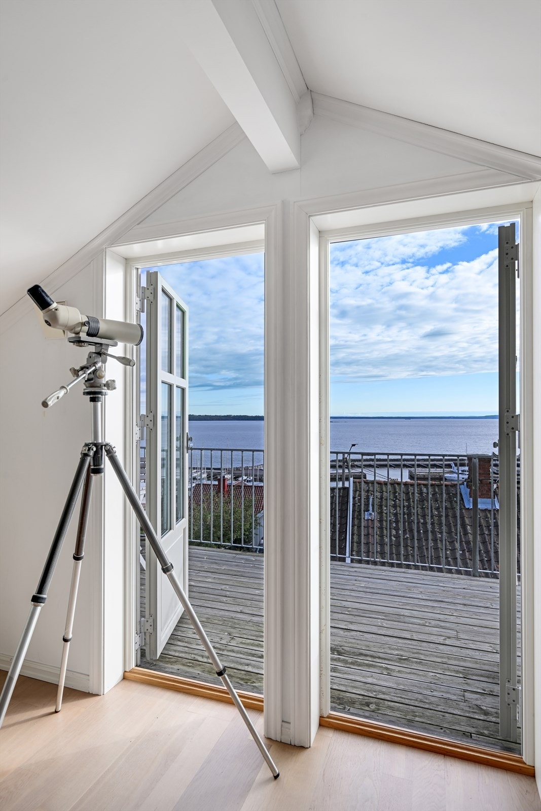 Stue med utgang til balkong. Galleribilde