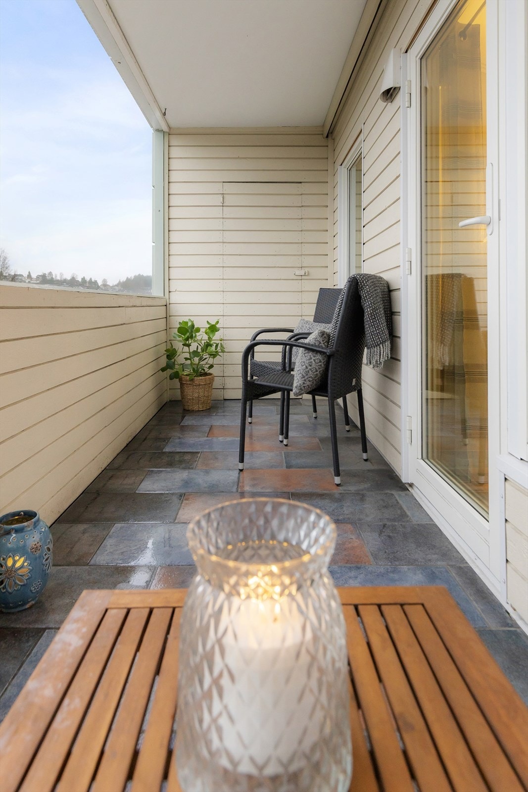 Praktisk utvendig bod på balkongen Galleribilde