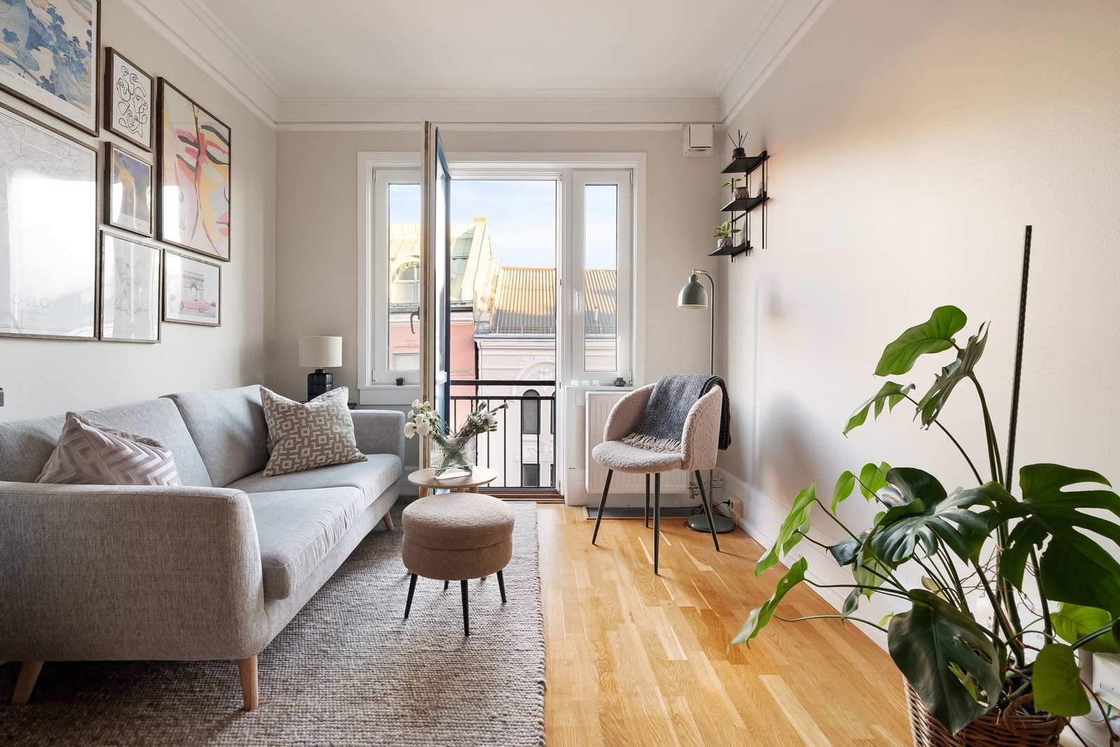 Jan Gunnar Grunden v/EIE har gleden av å presentere denne flotte leiligheten i Bogstadveien 64! Foto: Borowiak AS (Chris Borowiak) Galleribilde