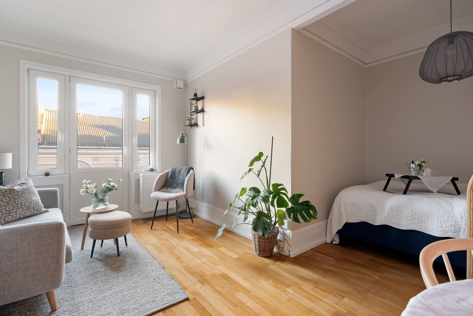 Boligen har en attraktiv beliggenhet i Bogstadveien med alt av byens fasiliteter, samt kollektivtilbud i umiddelbar nærhet. Galleribilde