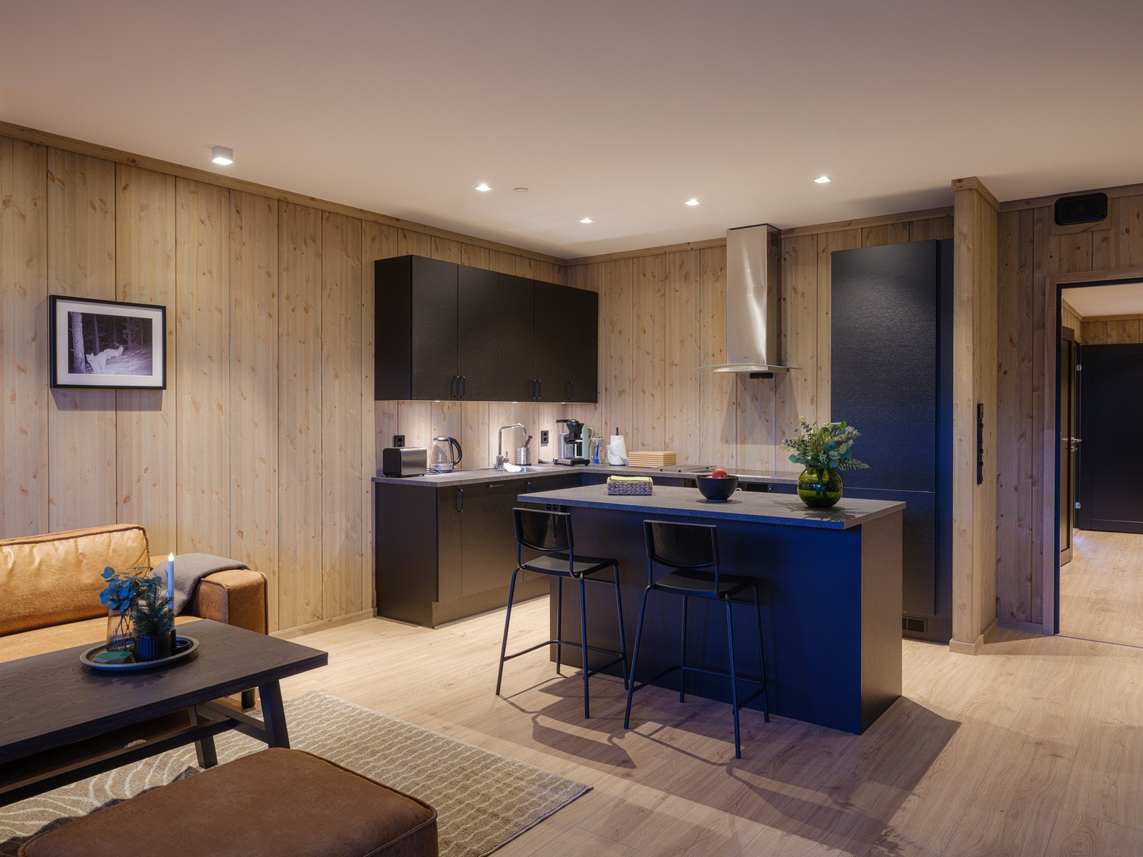 Kjøkkenet har integrerte hvitevarer med ny stekeovn fra 2024. Galleribilde